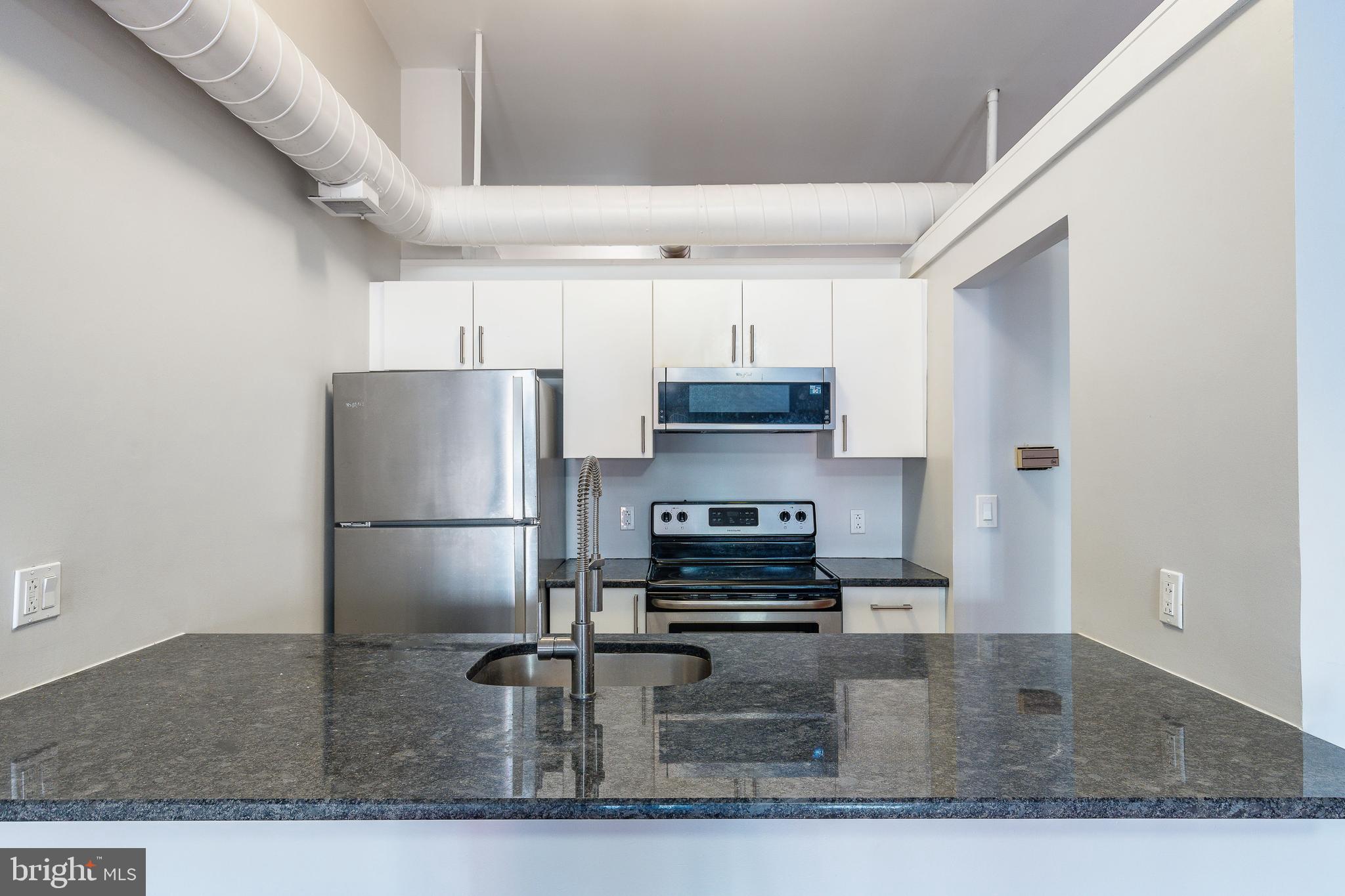 OLD CITY - Commercial Sale