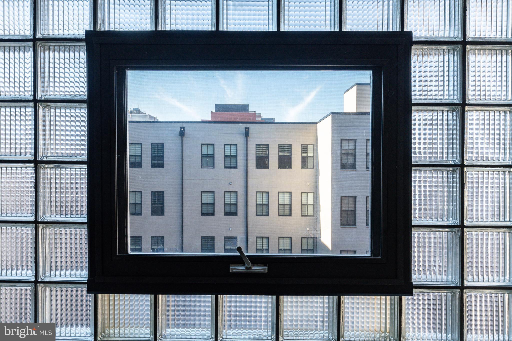 OLD CITY - Commercial Sale