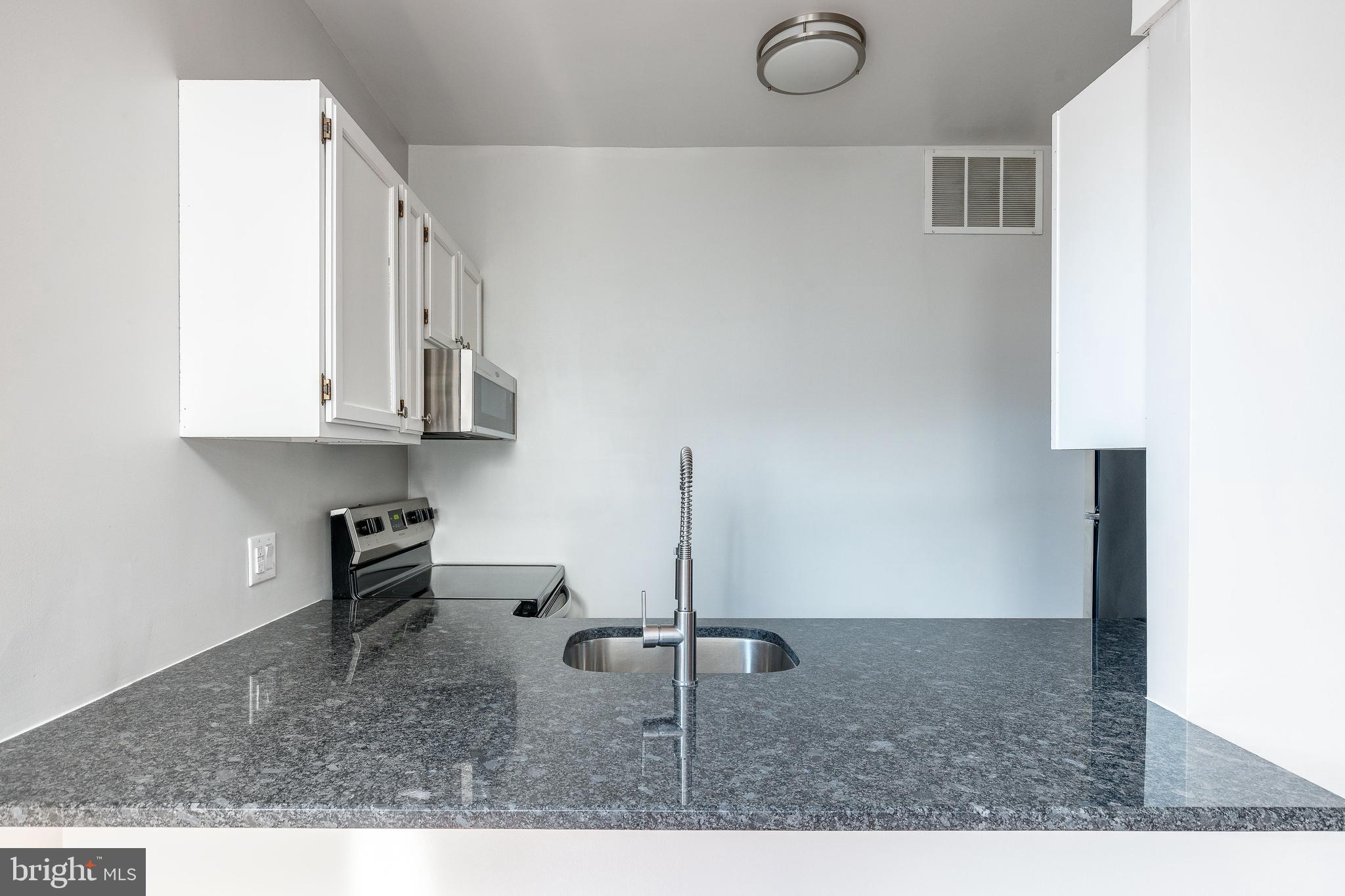 OLD CITY - Commercial Sale