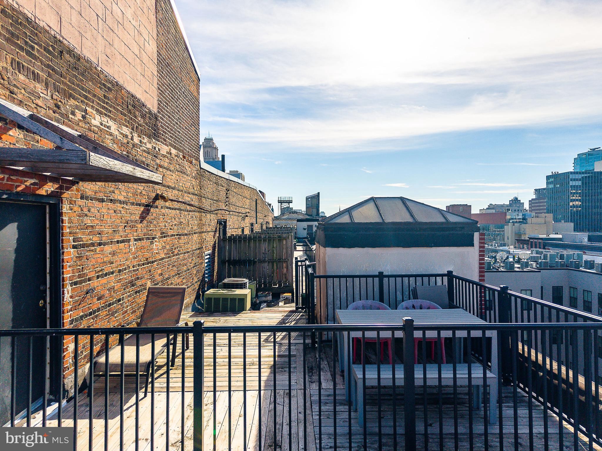 OLD CITY - Commercial Sale