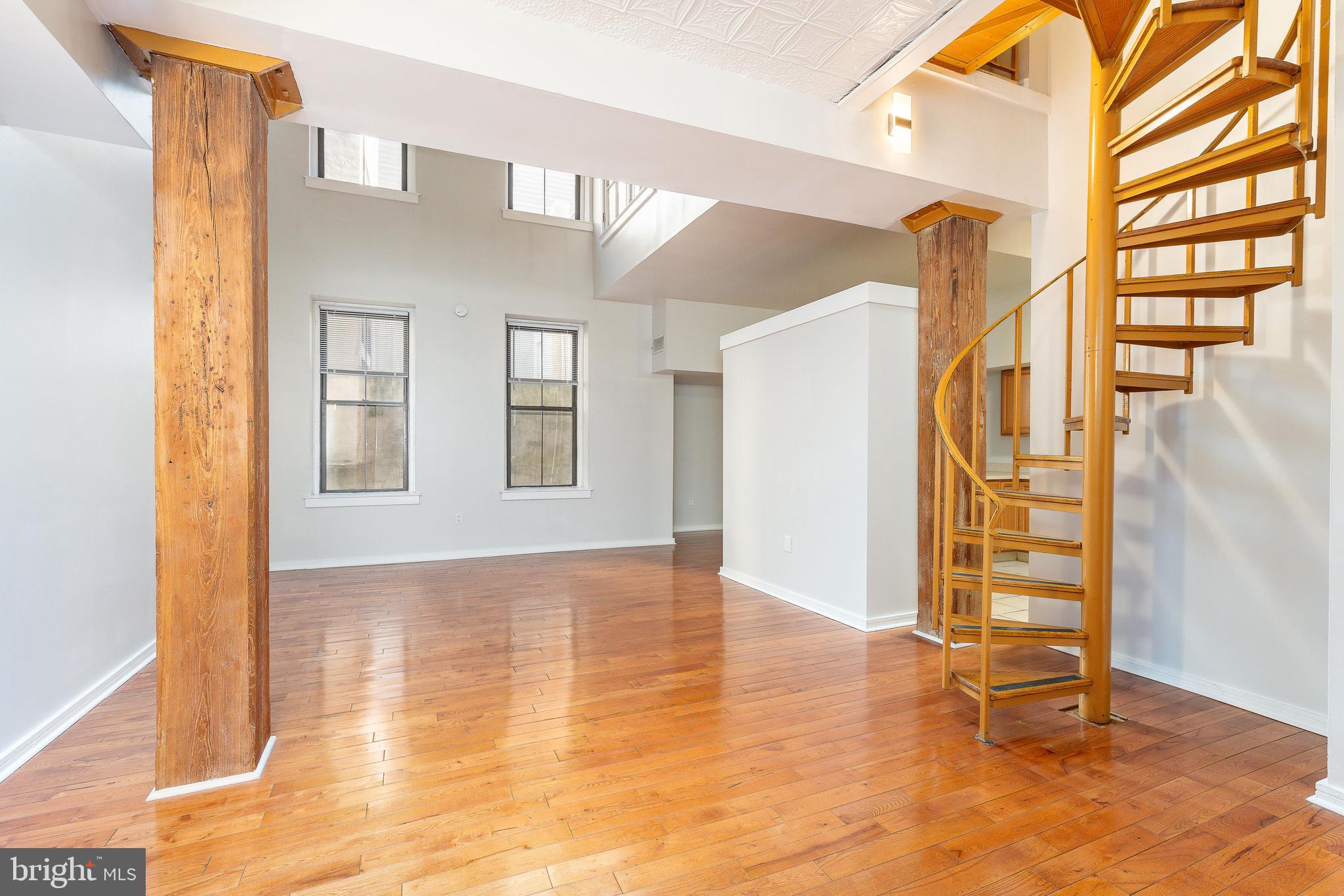 OLD CITY - Commercial Sale