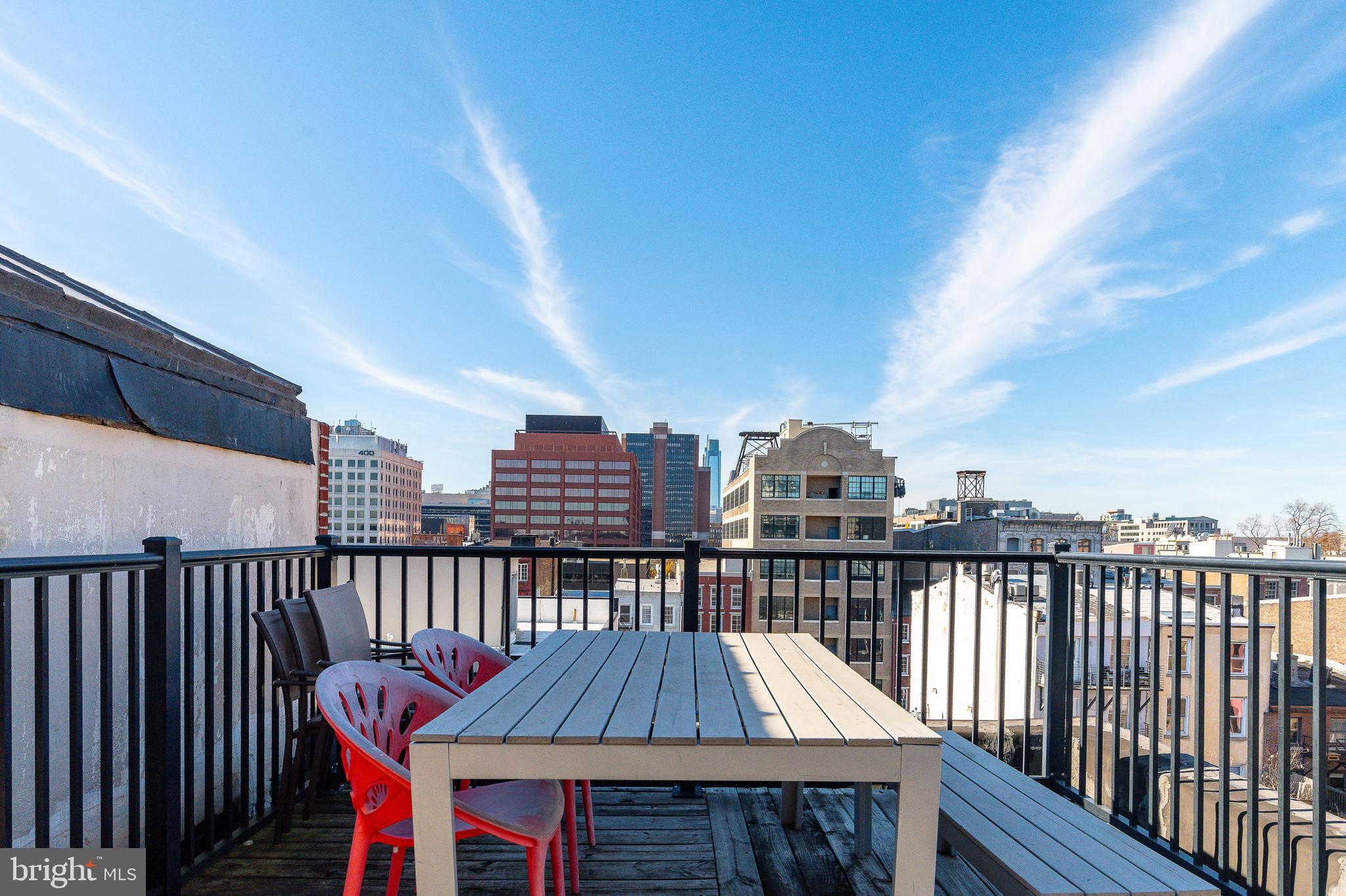 OLD CITY - Commercial Sale