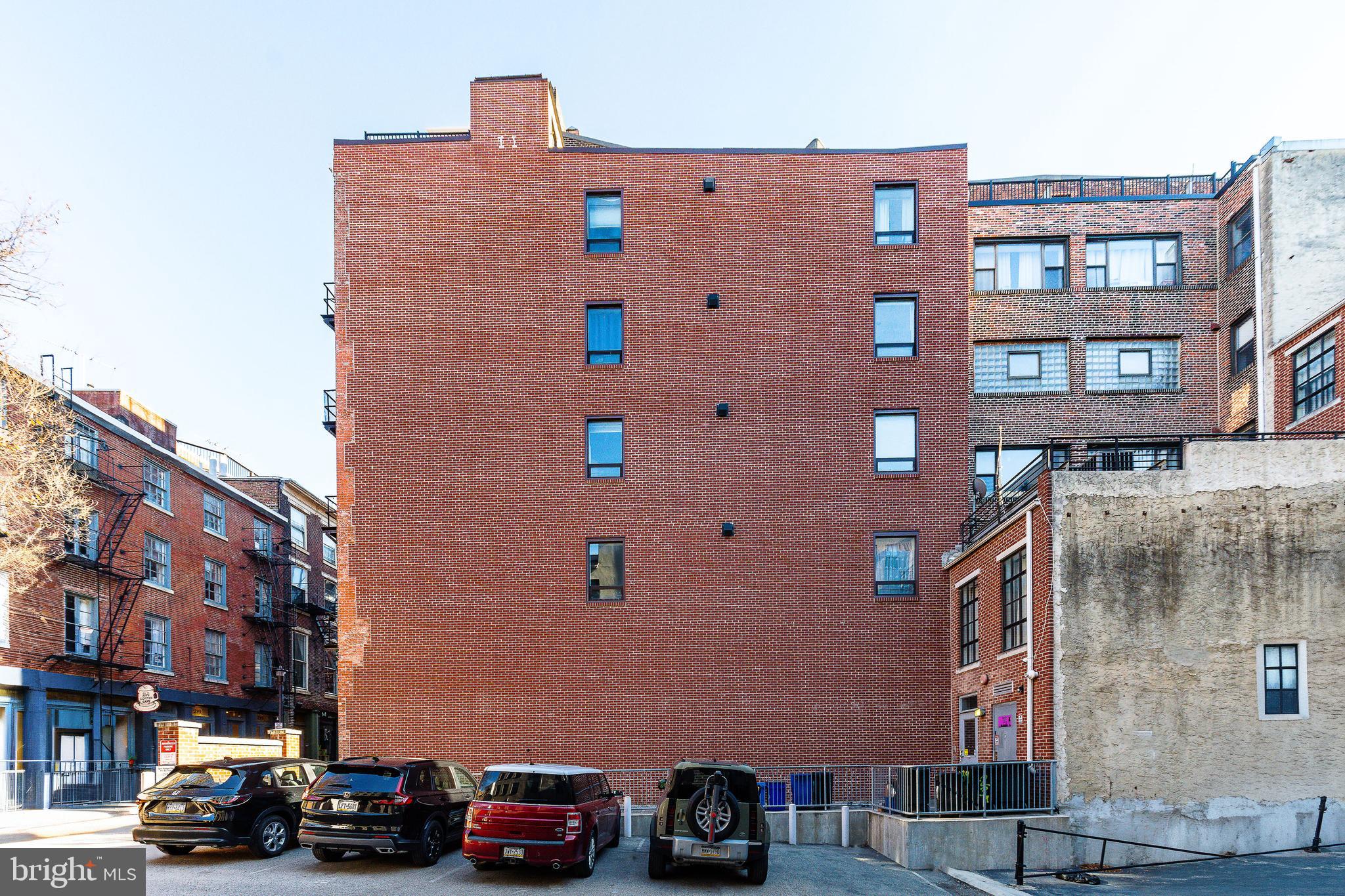 OLD CITY - Commercial Sale