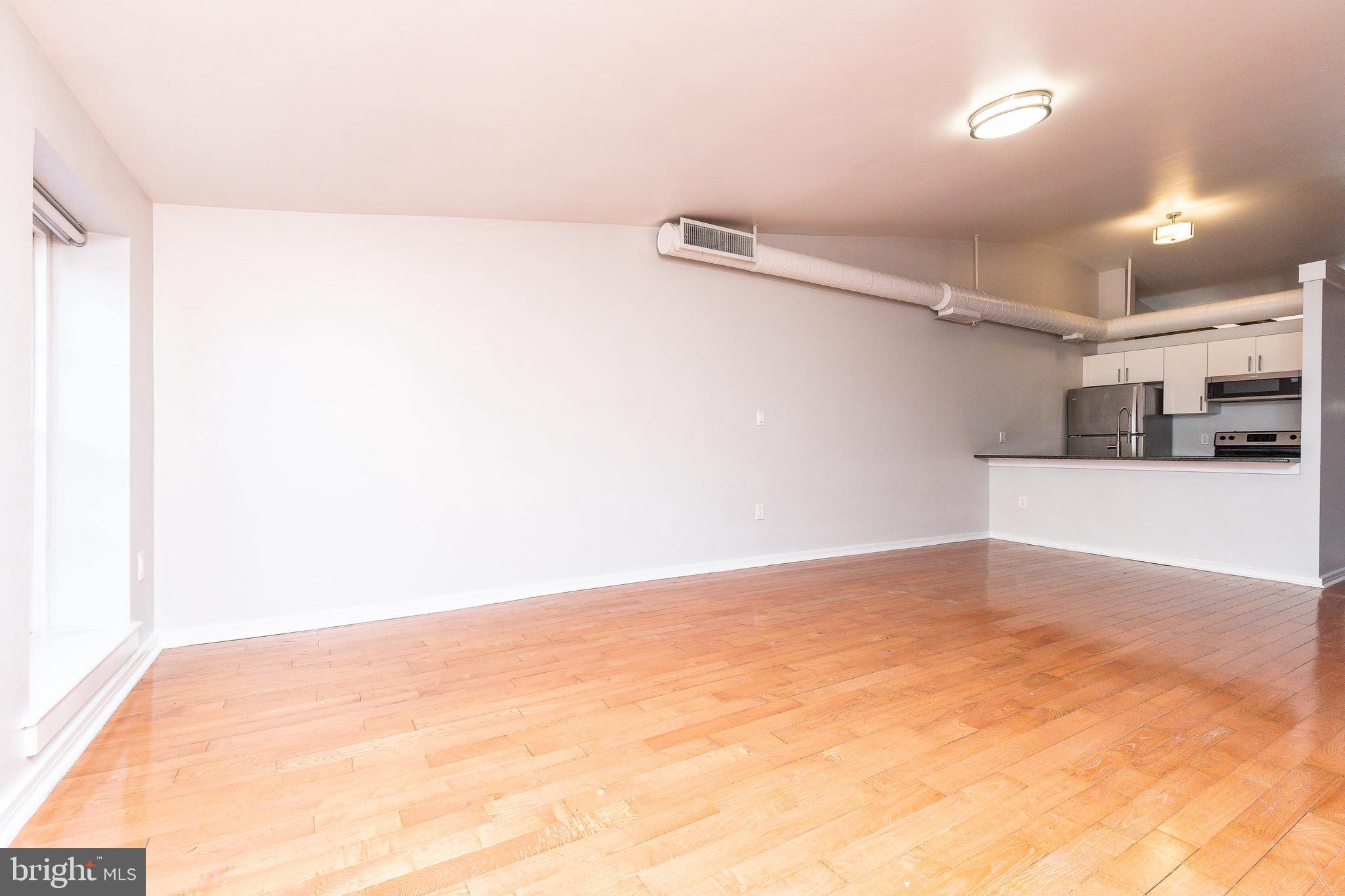 OLD CITY - Commercial Sale