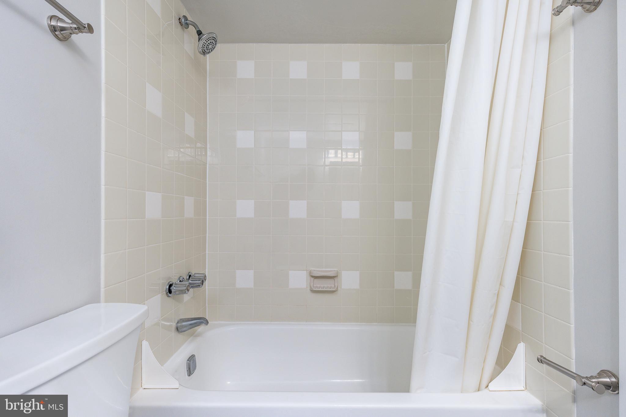 OLD CITY - Commercial Sale