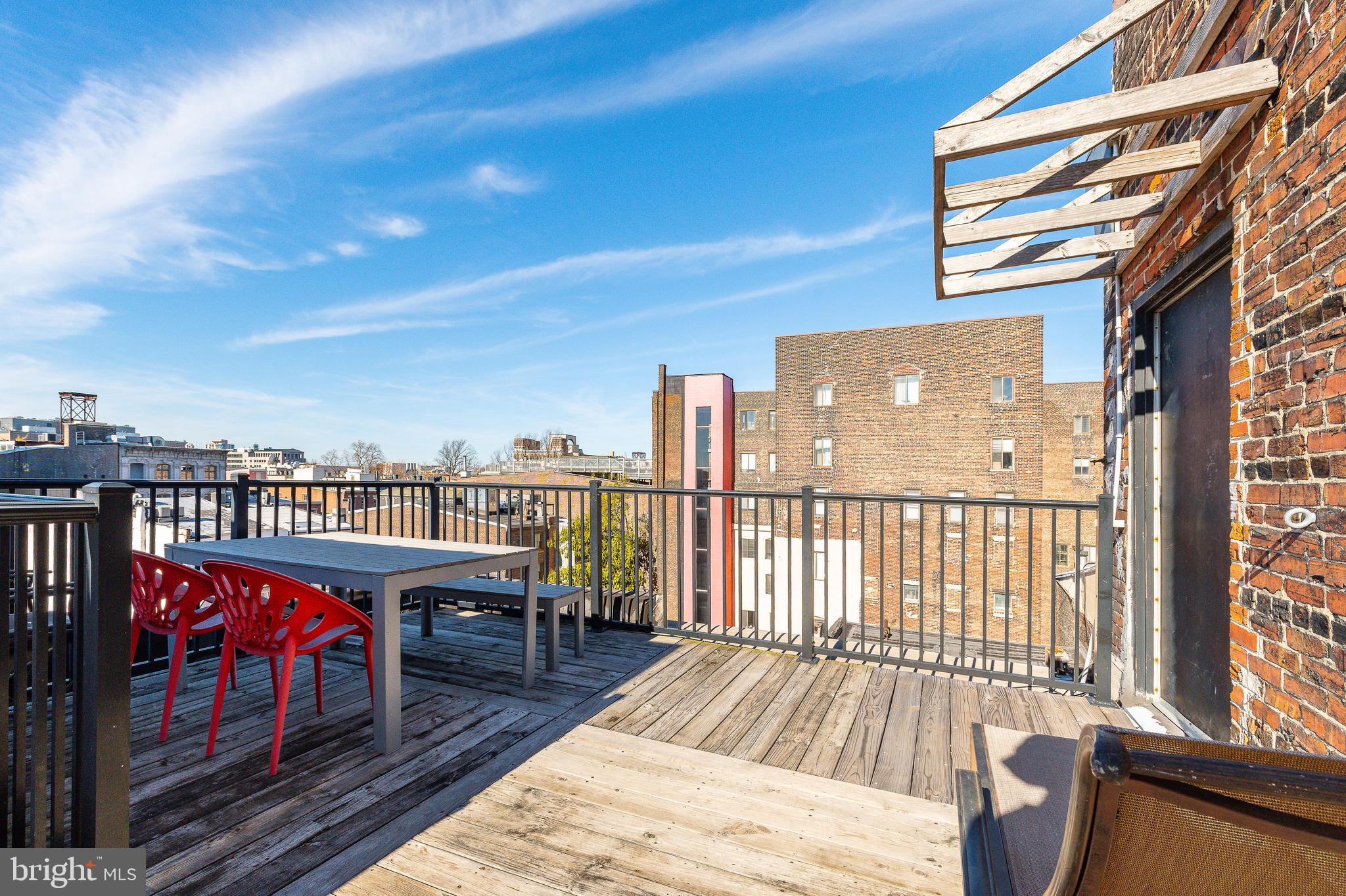 OLD CITY - Commercial Sale