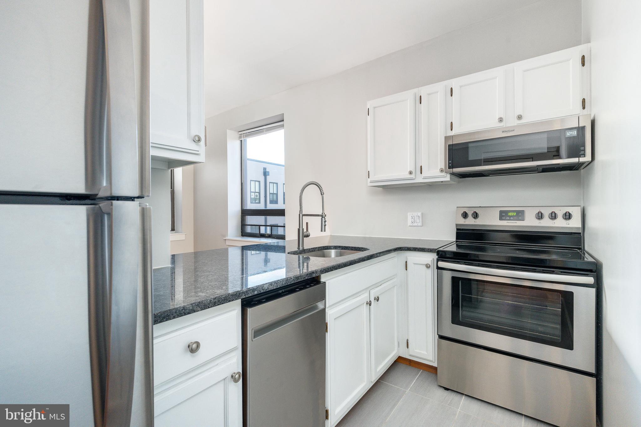 OLD CITY - Commercial Sale