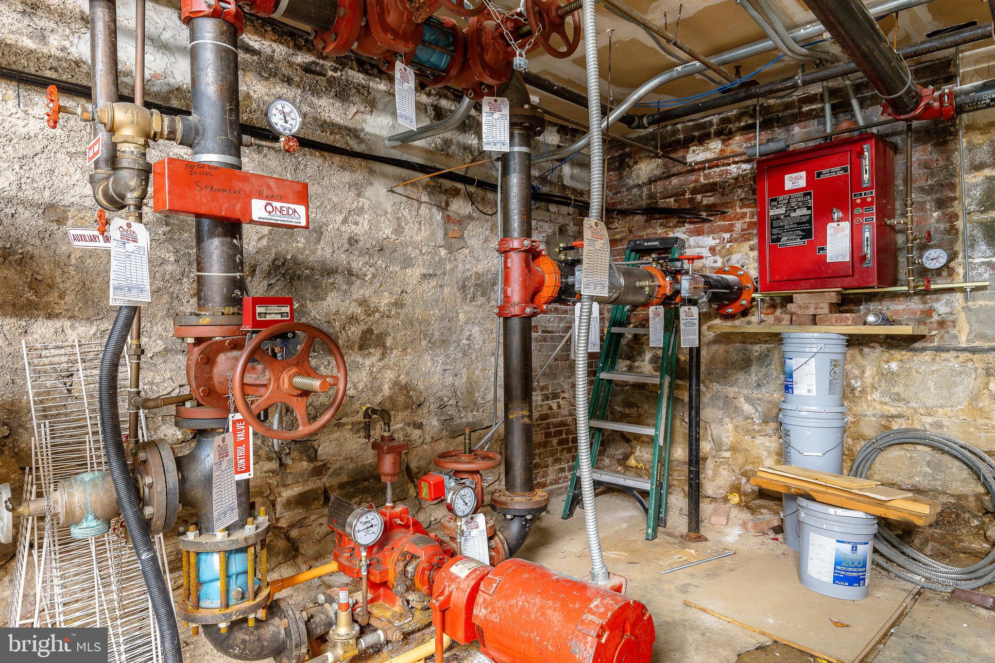 OLD CITY - Commercial Sale