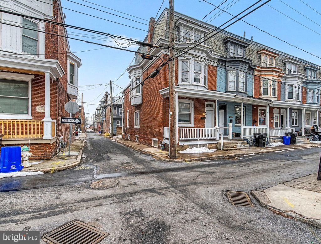 Photo of 2022 Susquehanna Street, HARRISBURG, PA 17102 (MLS # PADA2056340)