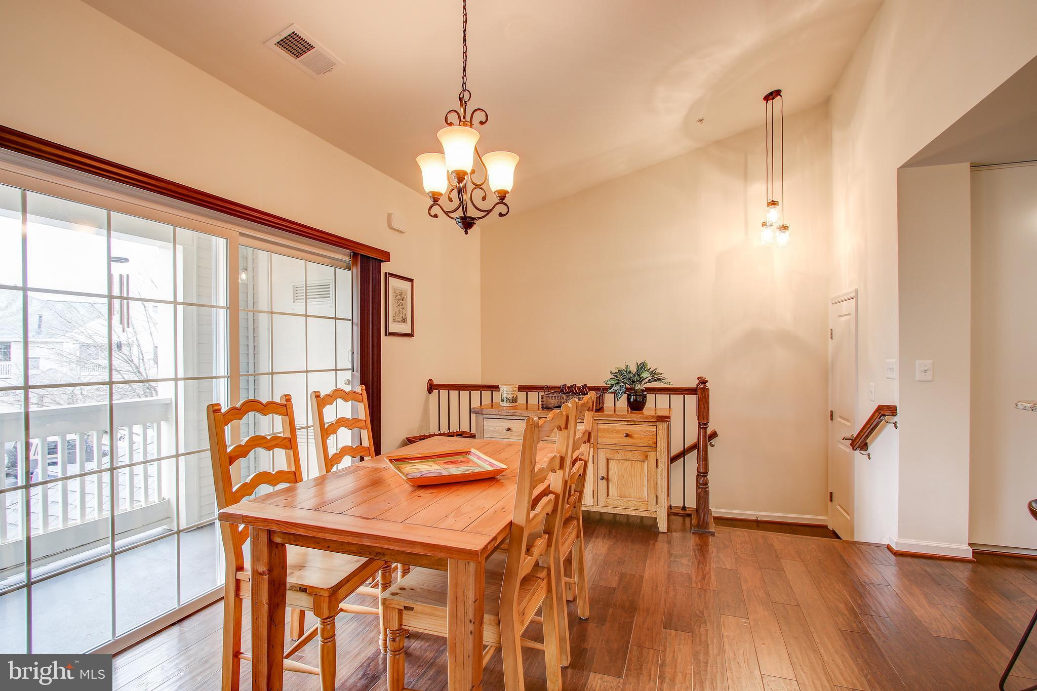 CHELSEA COURTS - Residential