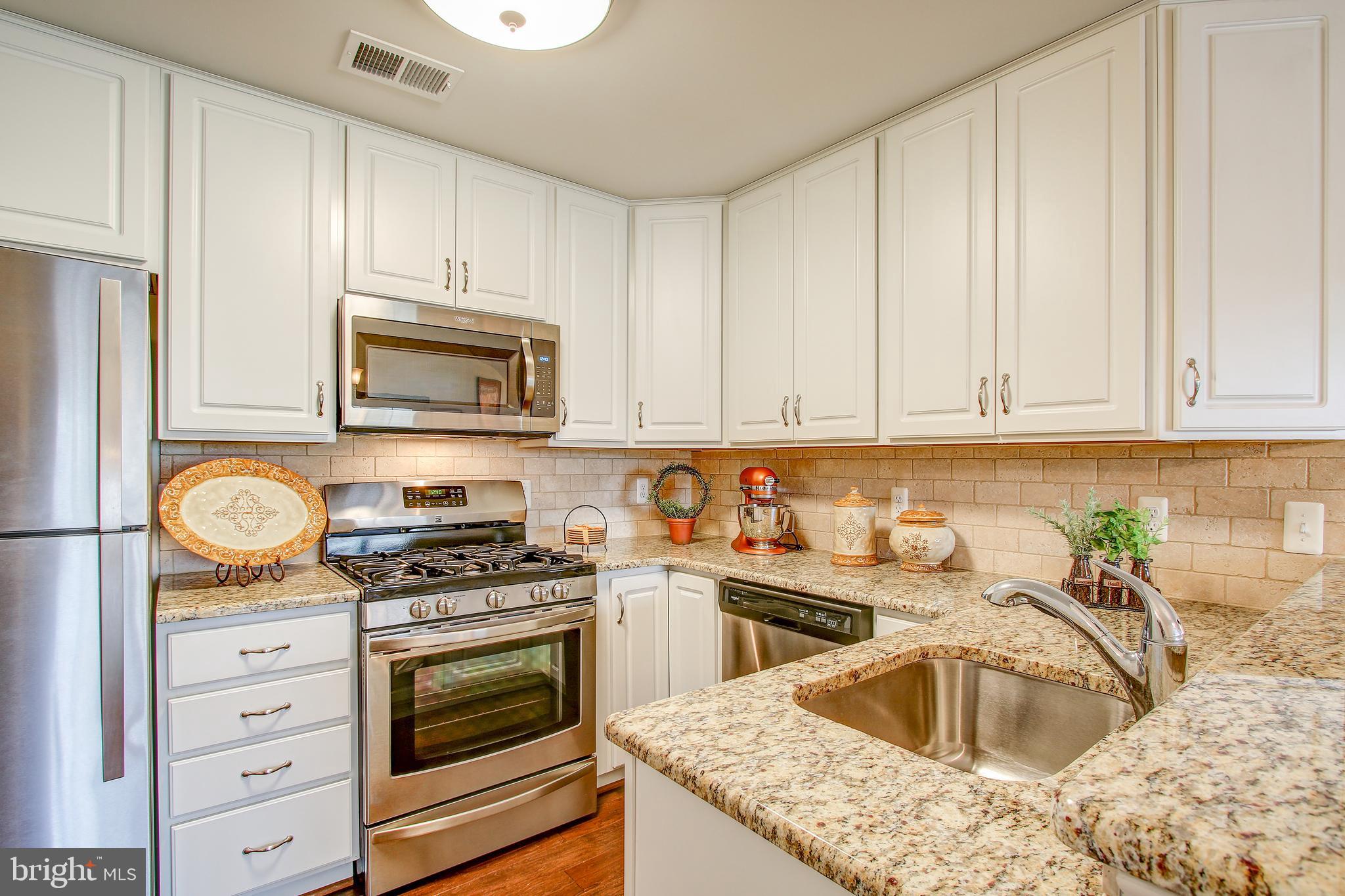 CHELSEA COURTS - Residential