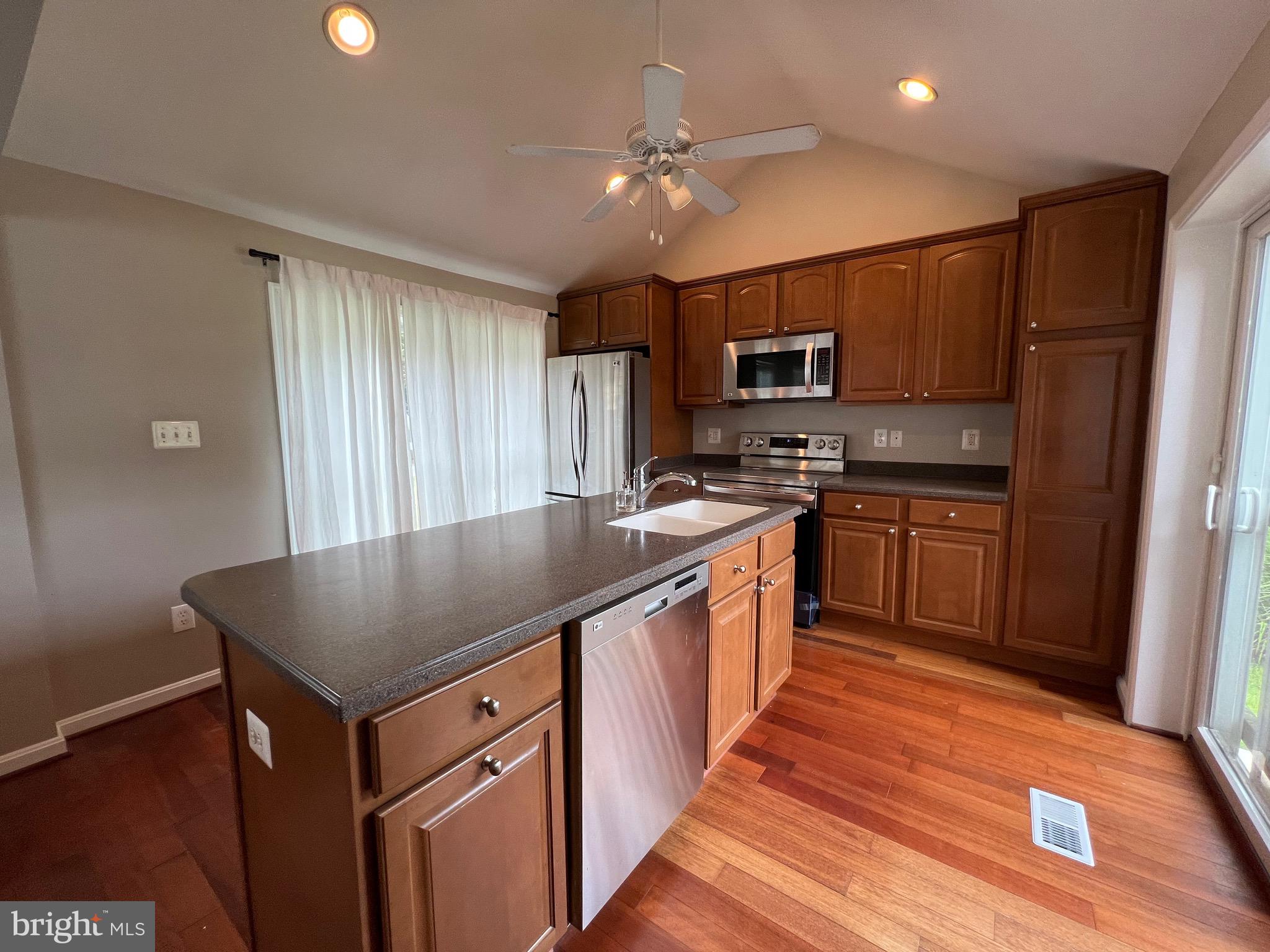 GLEN ISLE - Residential Lease