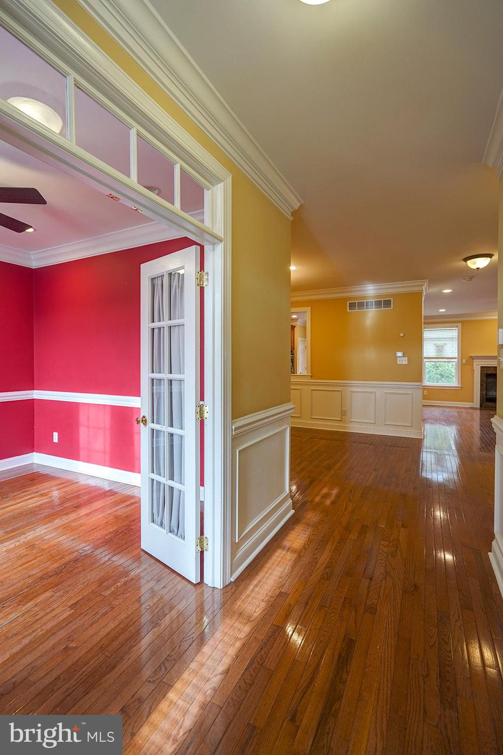 LAUREL BROOKE - Residential