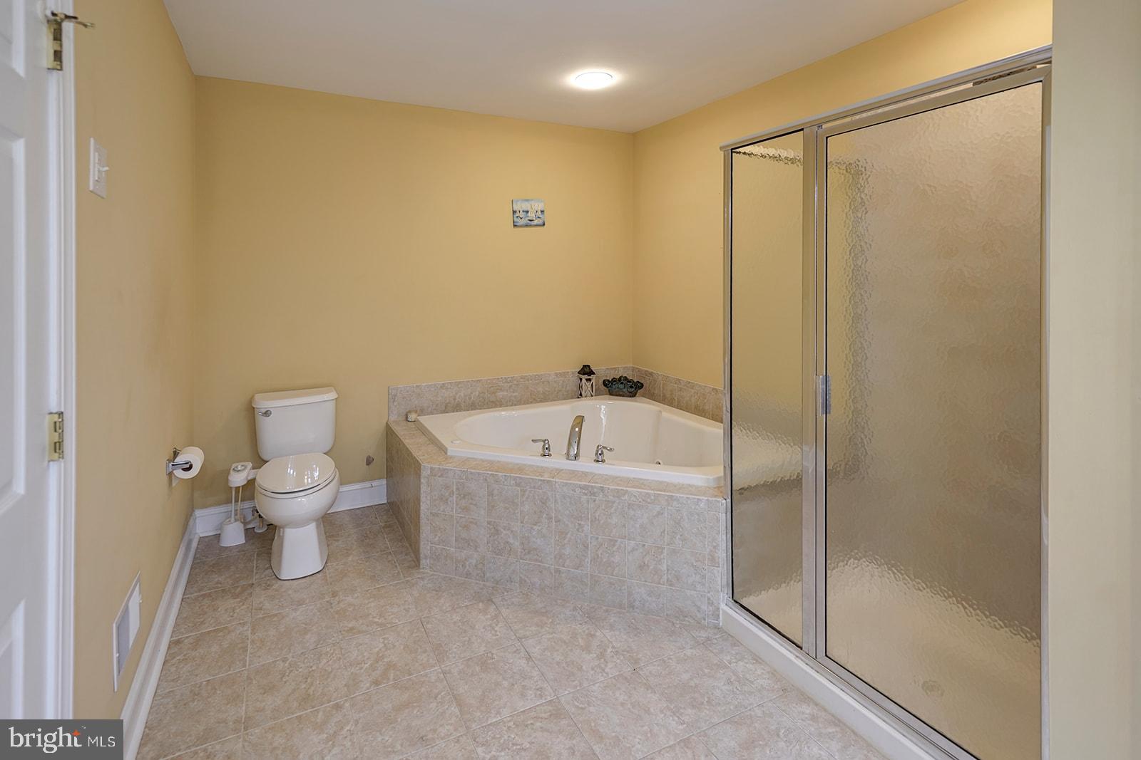 LAUREL BROOKE - Residential