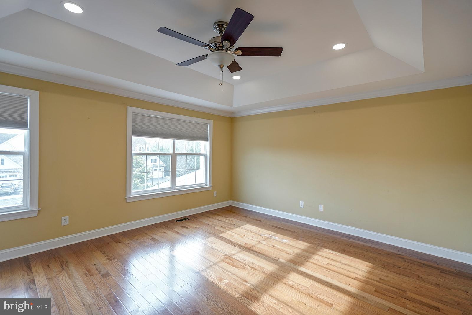 LAUREL BROOKE - Residential