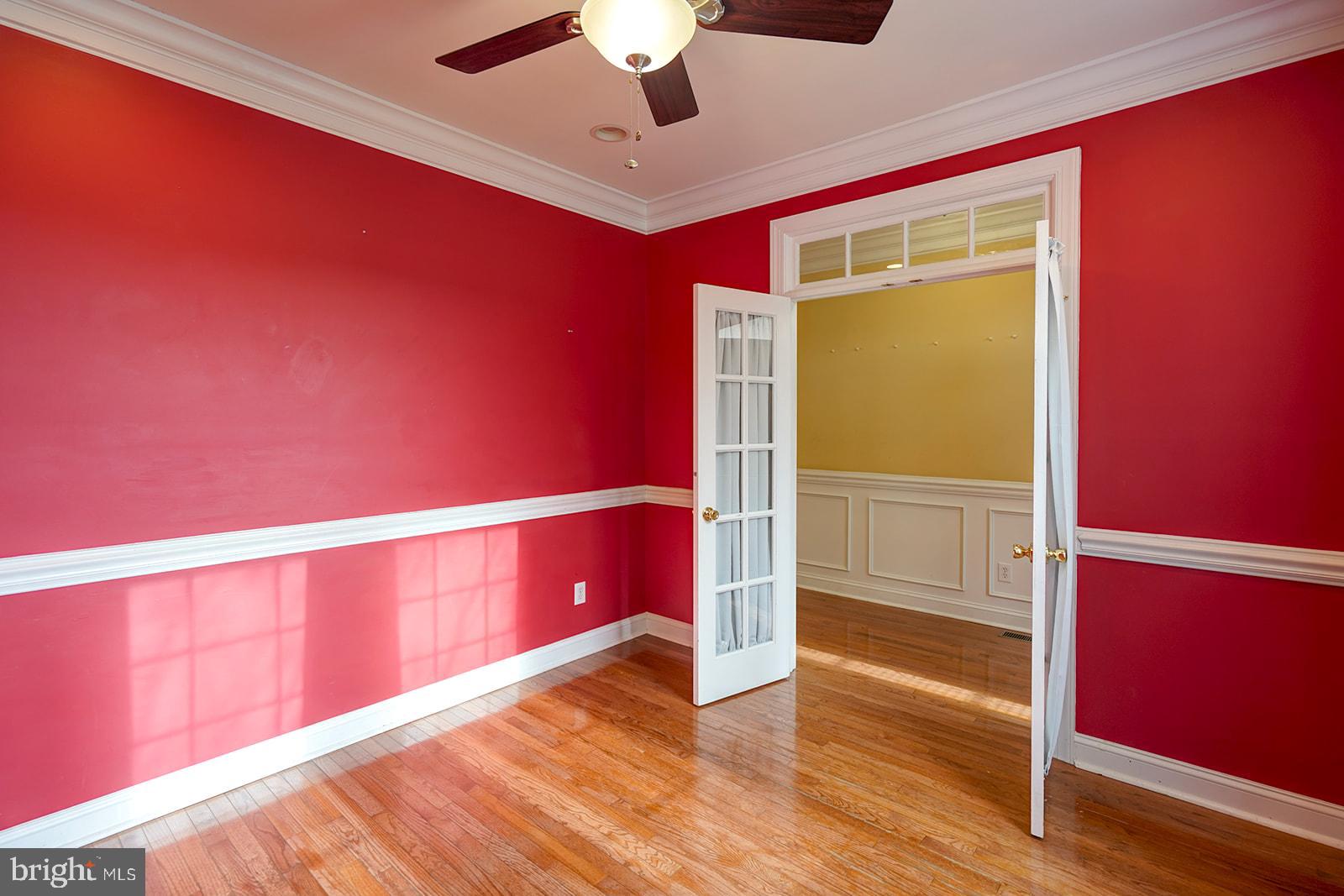 LAUREL BROOKE - Residential