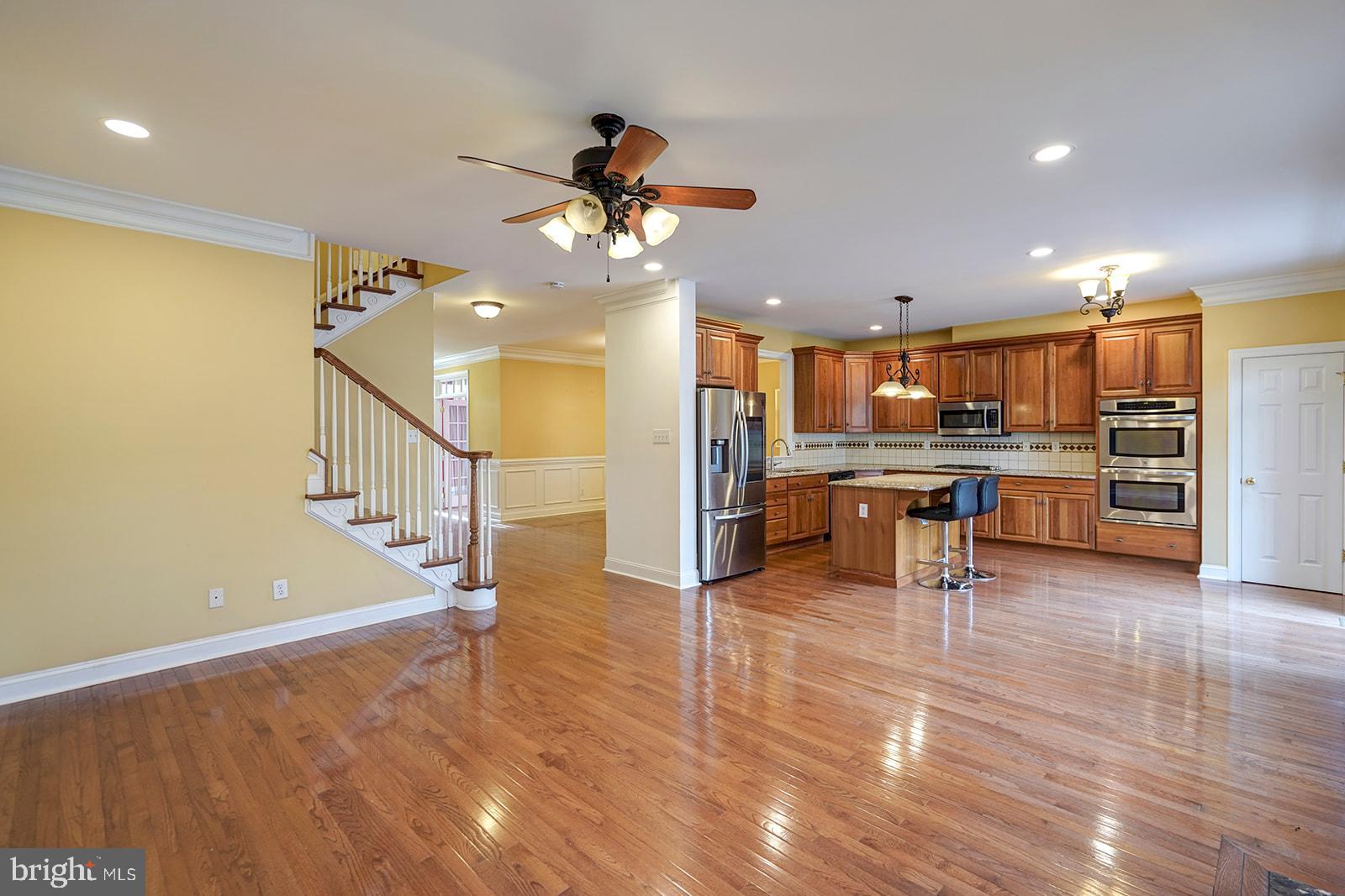 LAUREL BROOKE - Residential