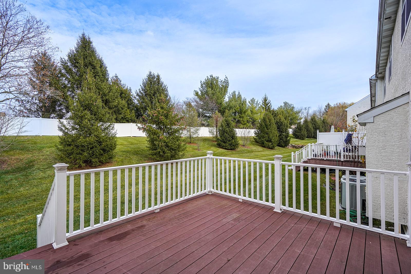 LAUREL BROOKE - Residential