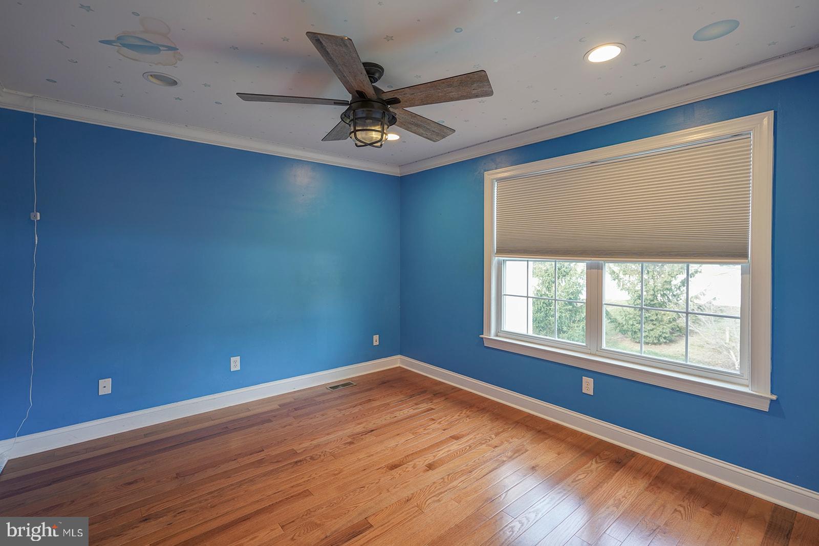 LAUREL BROOKE - Residential