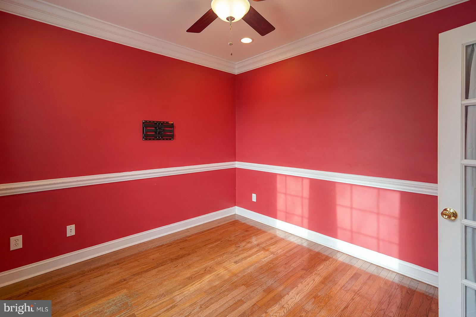 LAUREL BROOKE - Residential