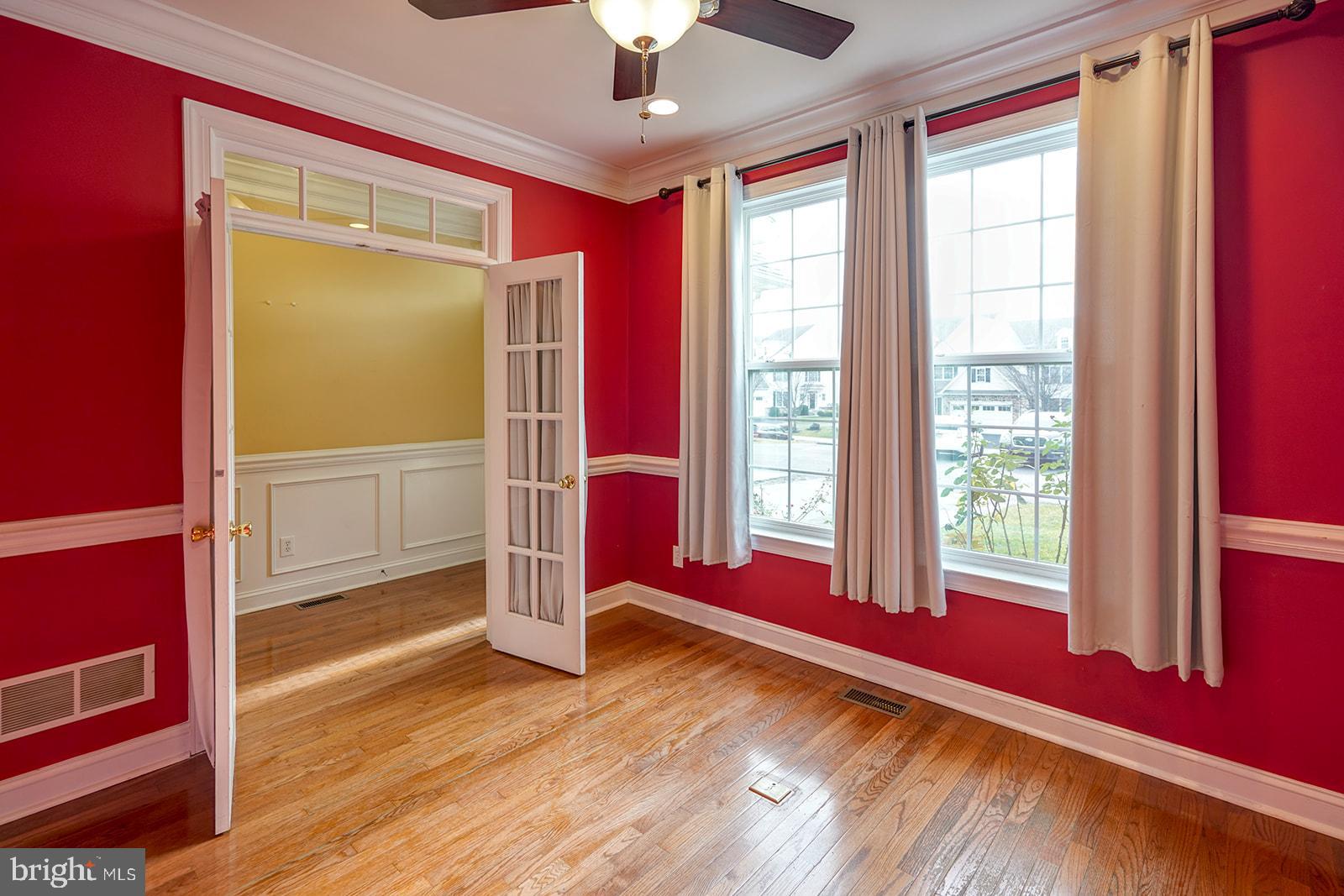 LAUREL BROOKE - Residential