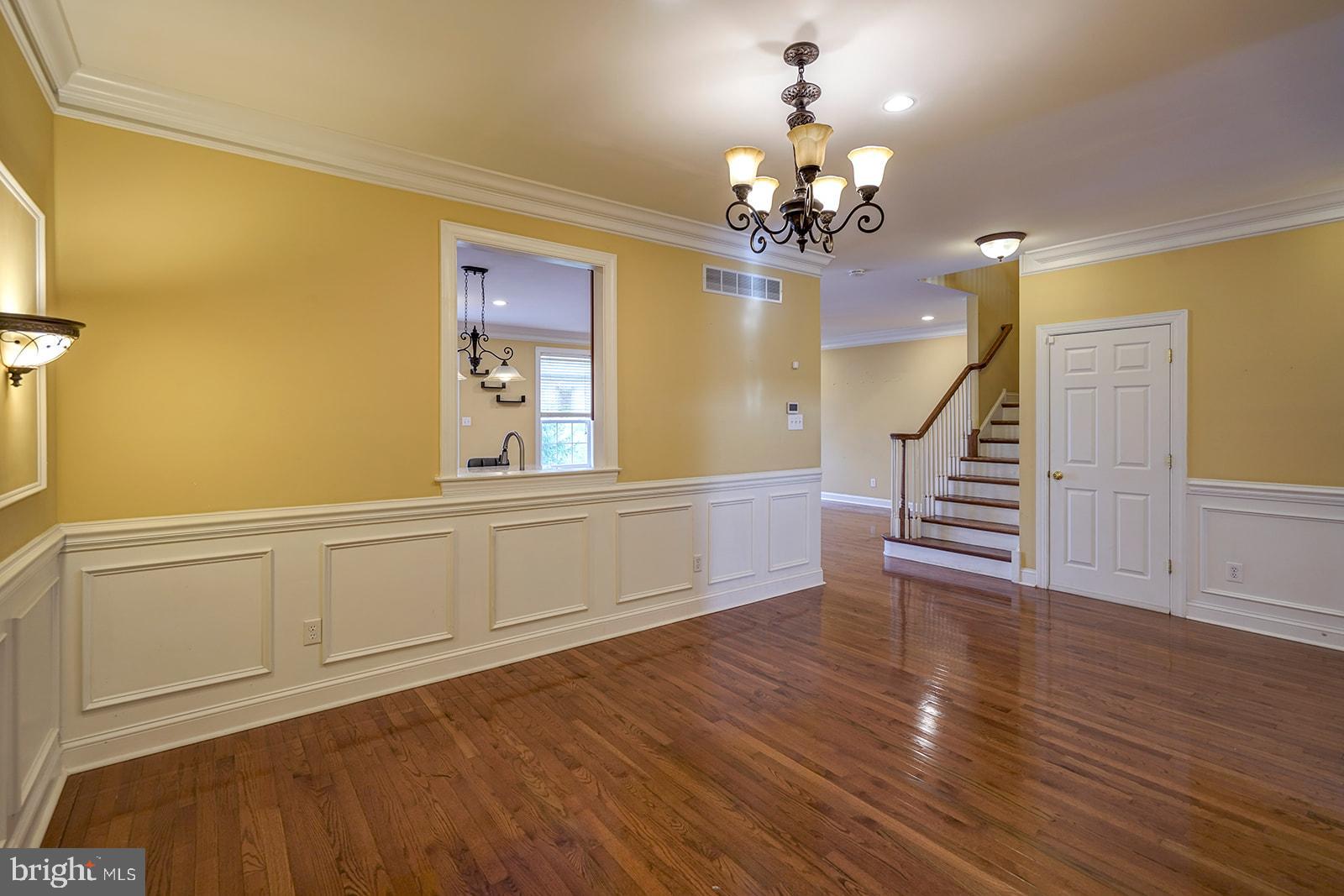 LAUREL BROOKE - Residential