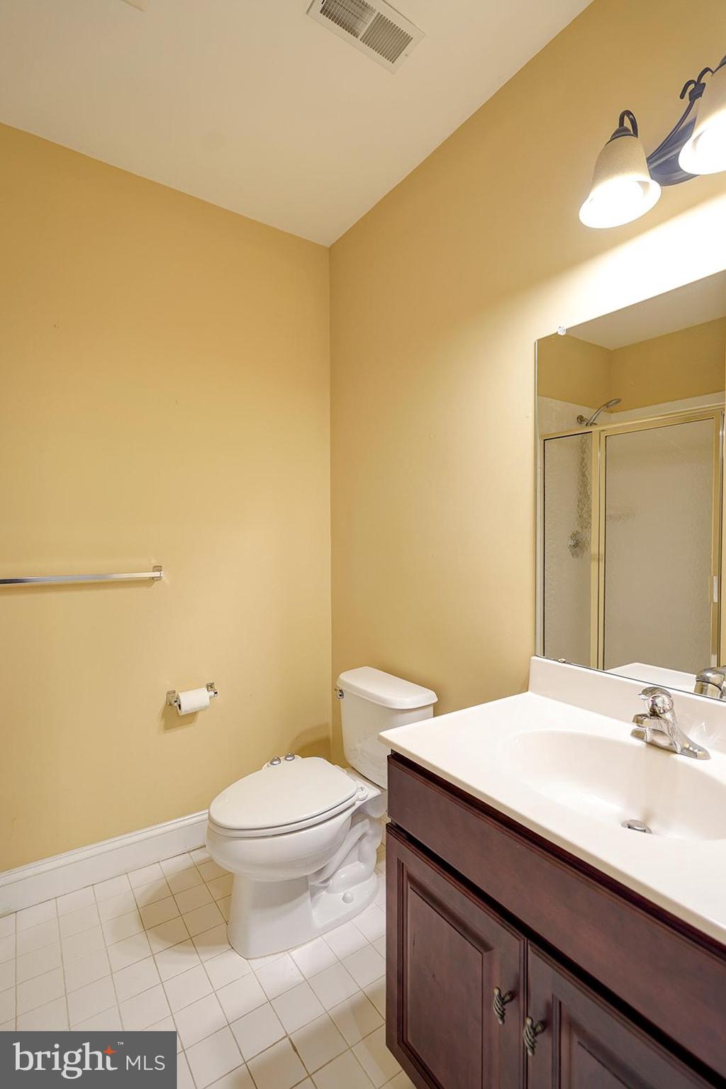 LAUREL BROOKE - Residential