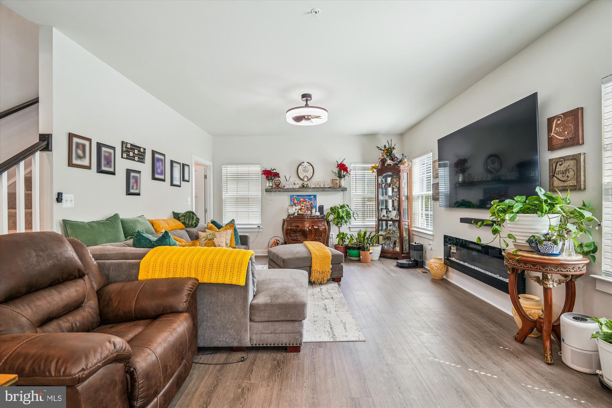 15542 TWIN RIVER CIR