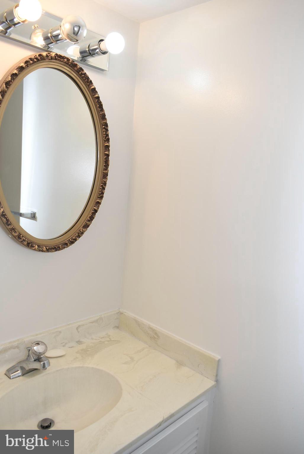 SUMNER VILLAGE - Residential Lease