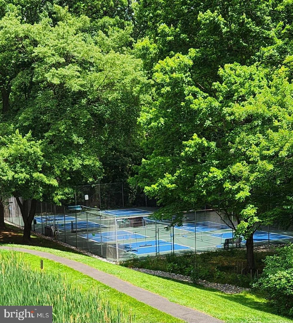 SUMNER VILLAGE - Residential Lease