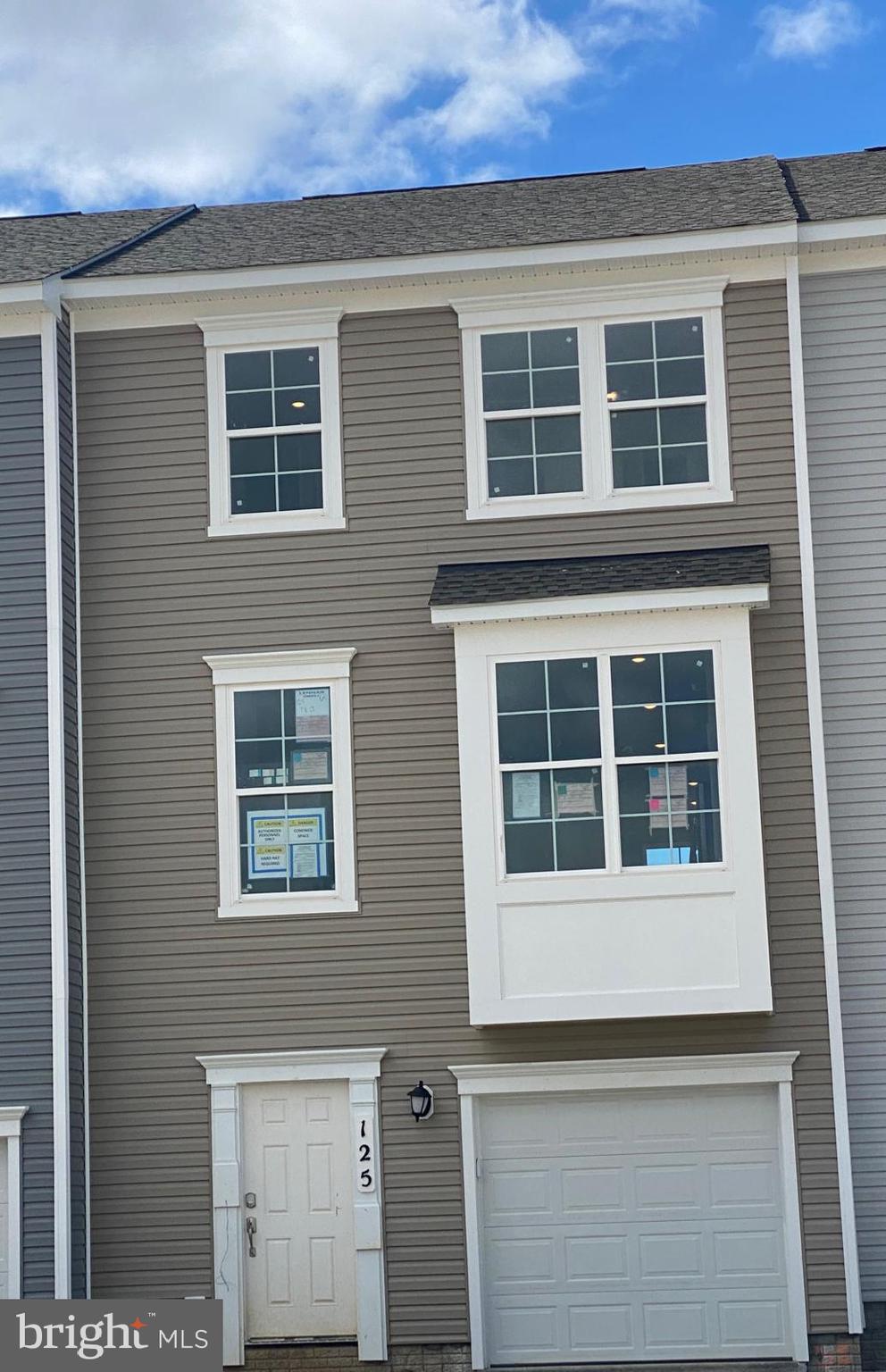 FREDERICK - Residential Lease