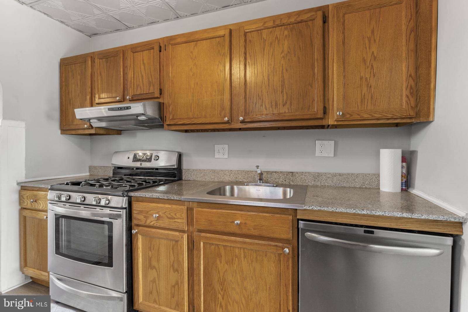 WHITMAN - Residential Lease