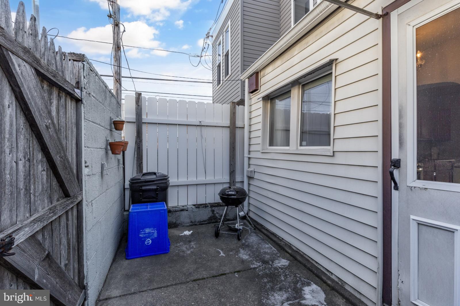 WHITMAN - Residential Lease