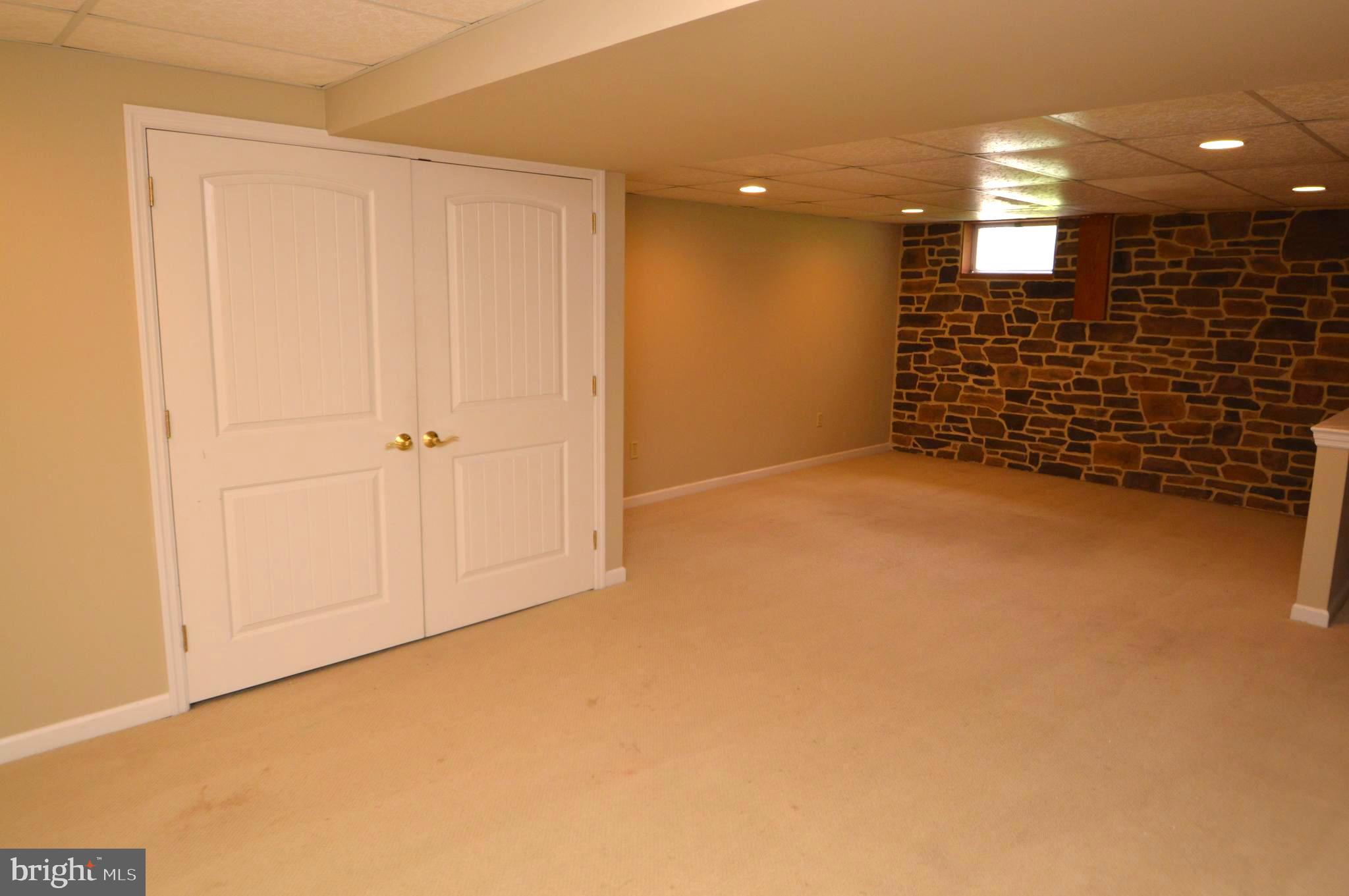 HAMPTON CHASE - Residential