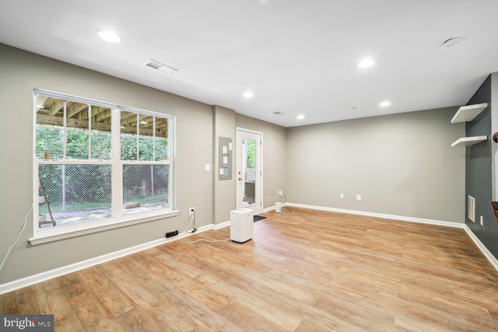 BRADFORD'S LANDING - Residential Lease