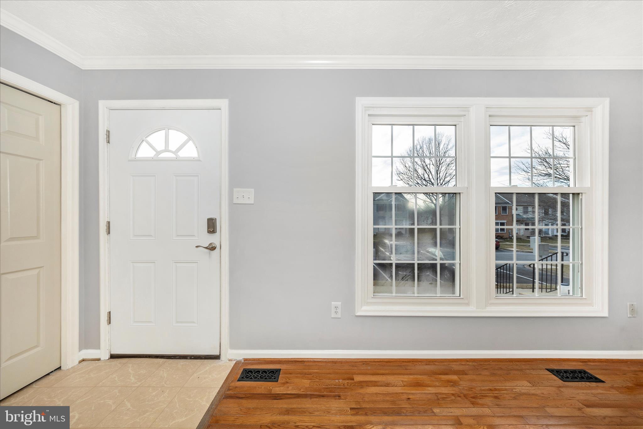 6237 N STEAMBOAT WAY