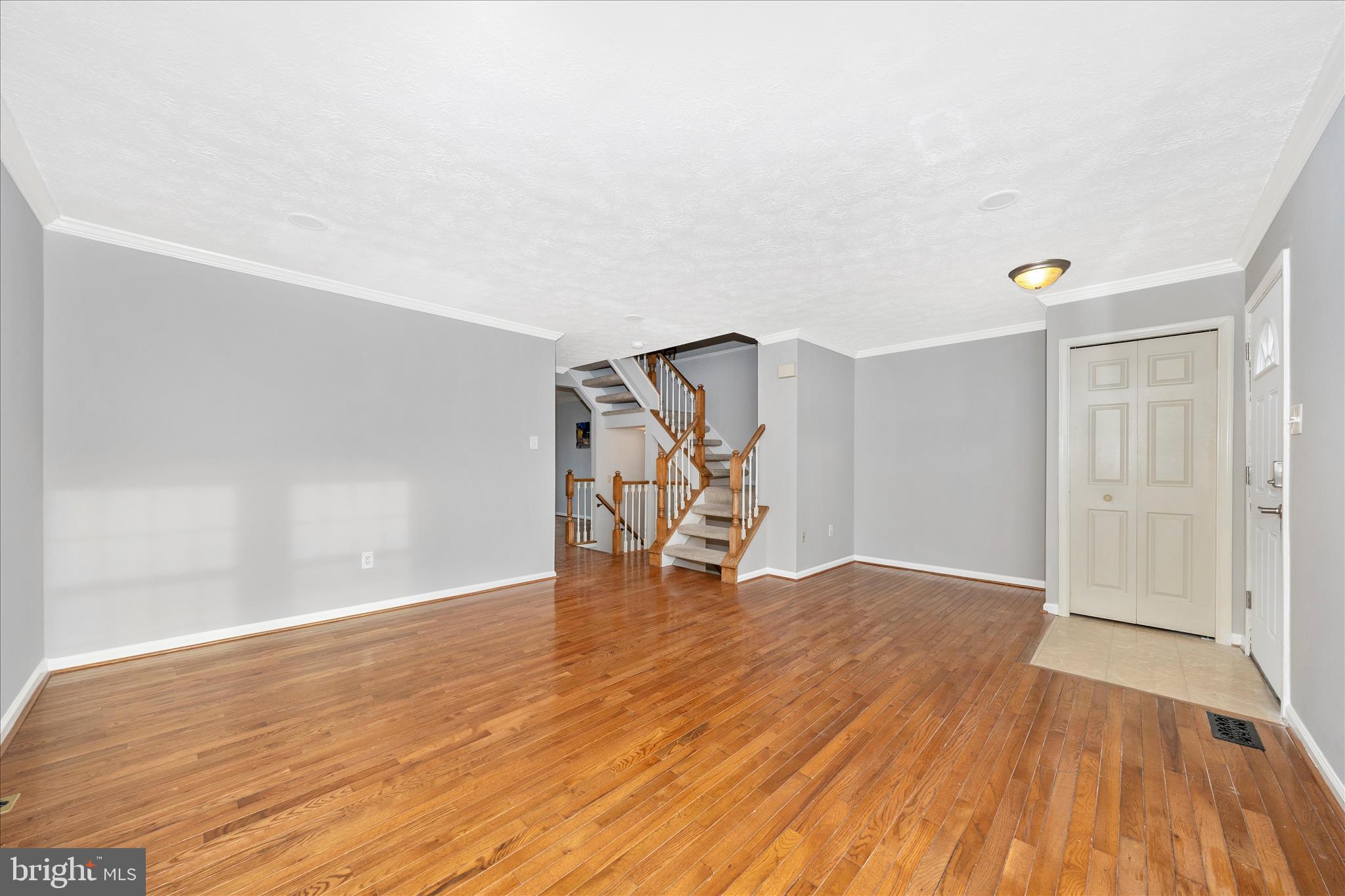 6237 N STEAMBOAT WAY