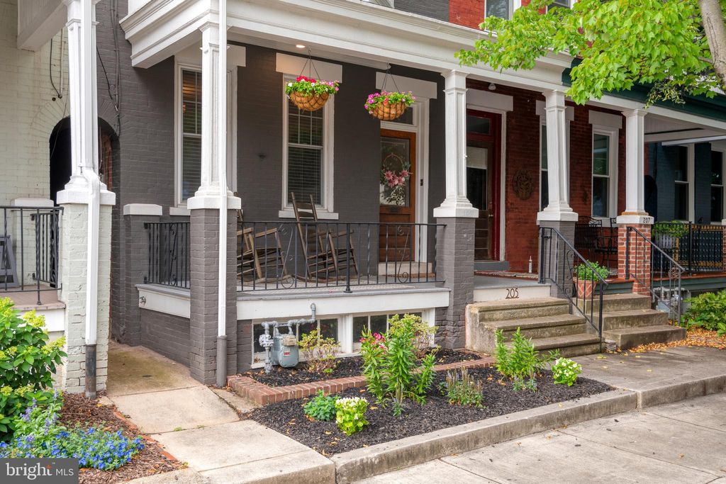 Photo of 205 E CLAY ST, LANCASTER, PA 17602 (MLS # PALA2037760)