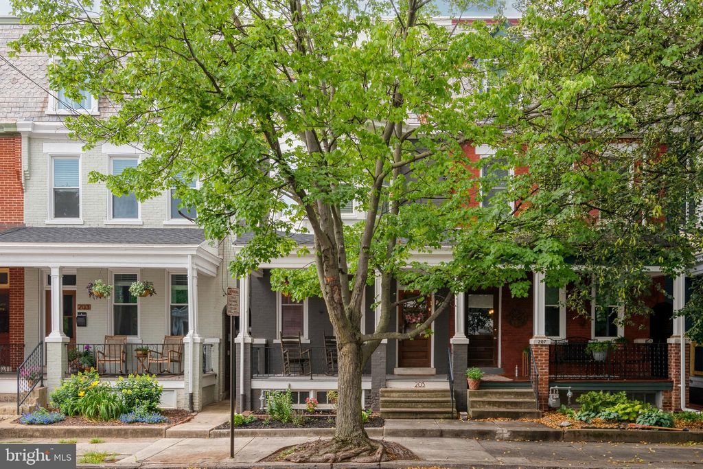 Photo of 205 E CLAY ST, LANCASTER, PA 17602 (MLS # PALA2037760)