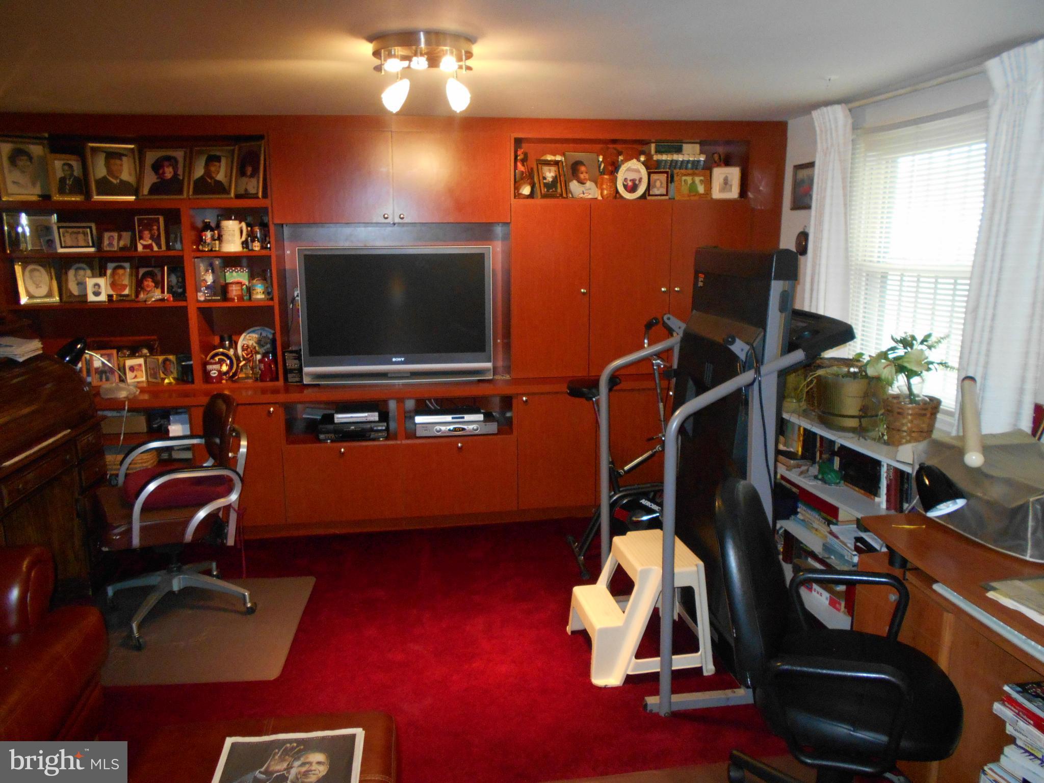 LYNNE ACRES - Residential