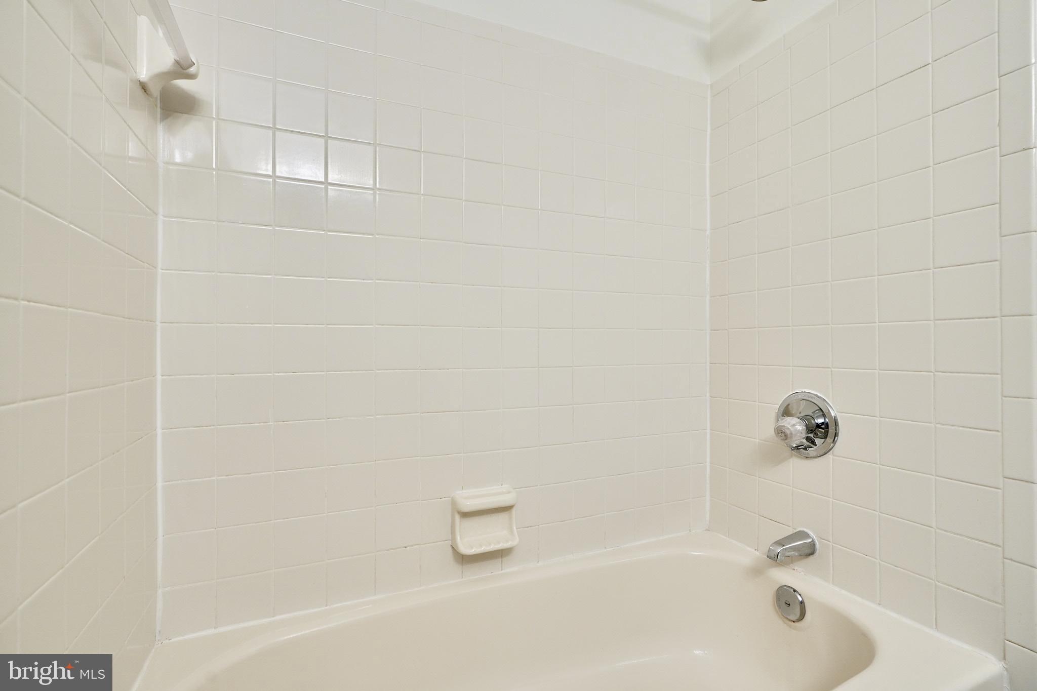 LEISHEAR VILLAGE - Residential Lease