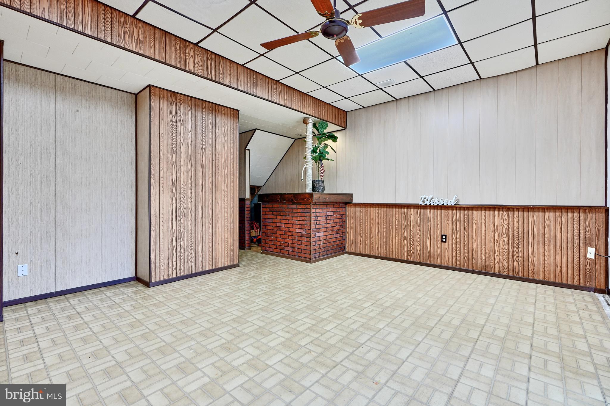 LEISHEAR VILLAGE - Residential Lease