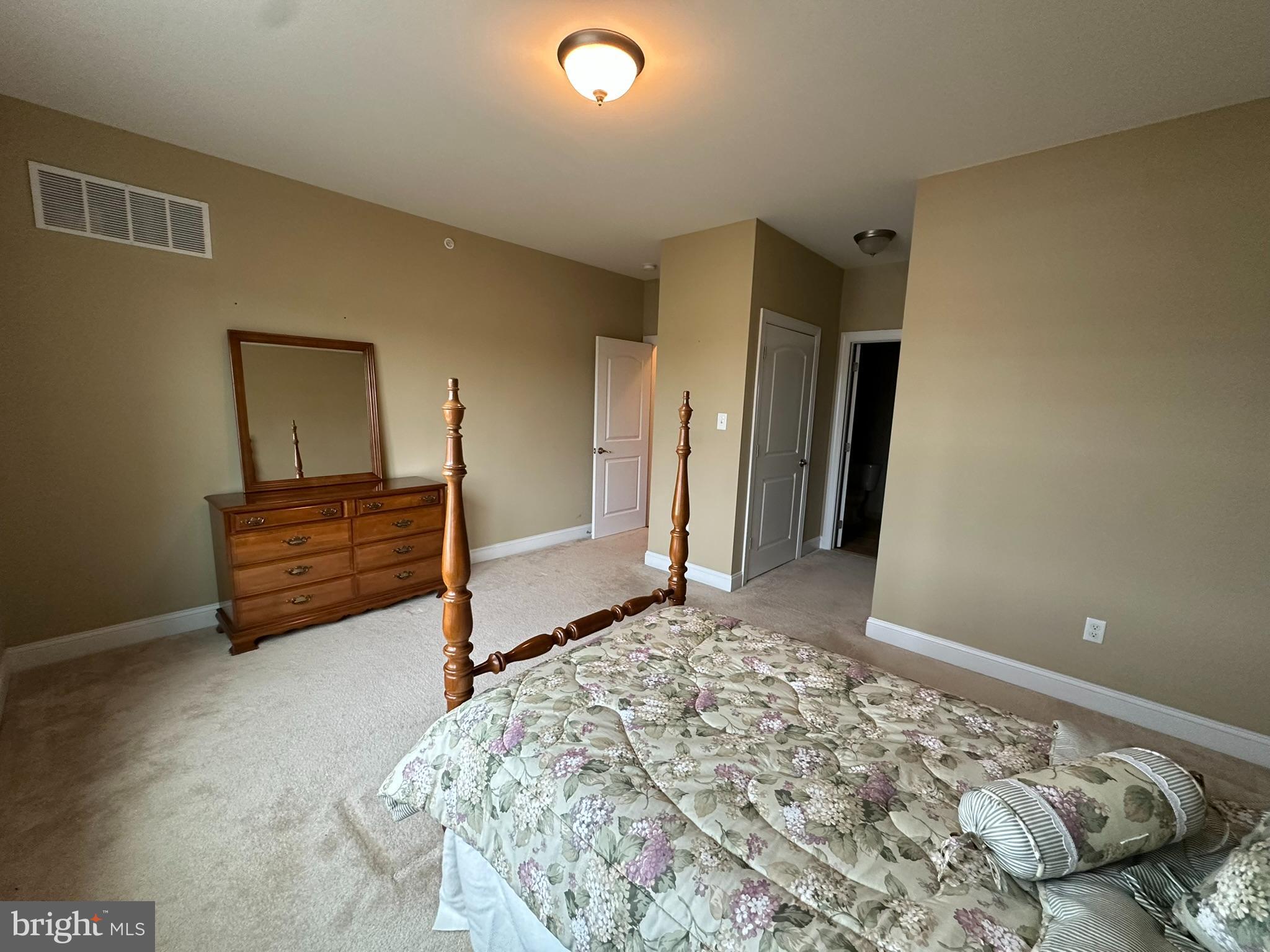 VLG OF SOUTHAMPTON - Residential Lease