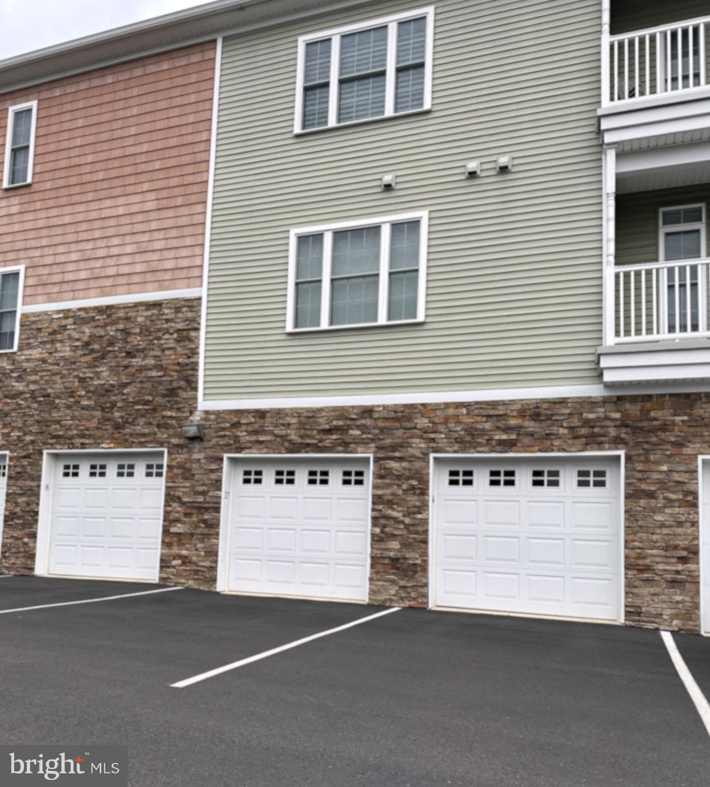 VLG OF SOUTHAMPTON - Residential Lease