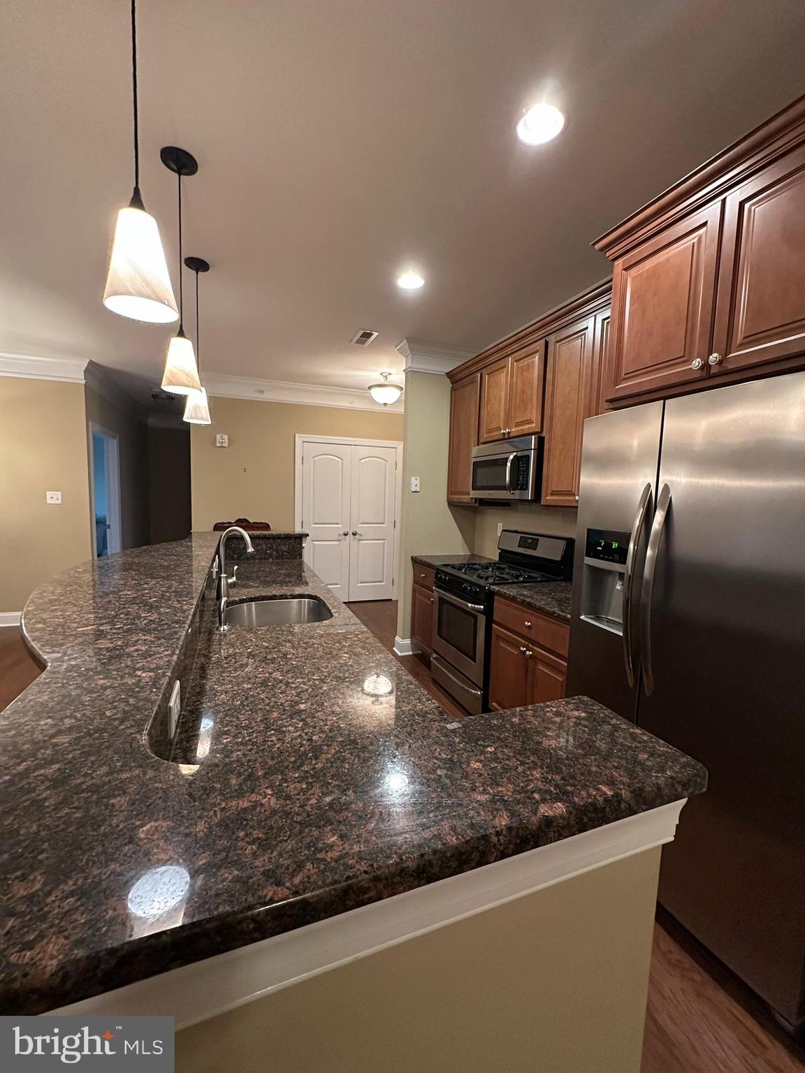 VLG OF SOUTHAMPTON - Residential Lease