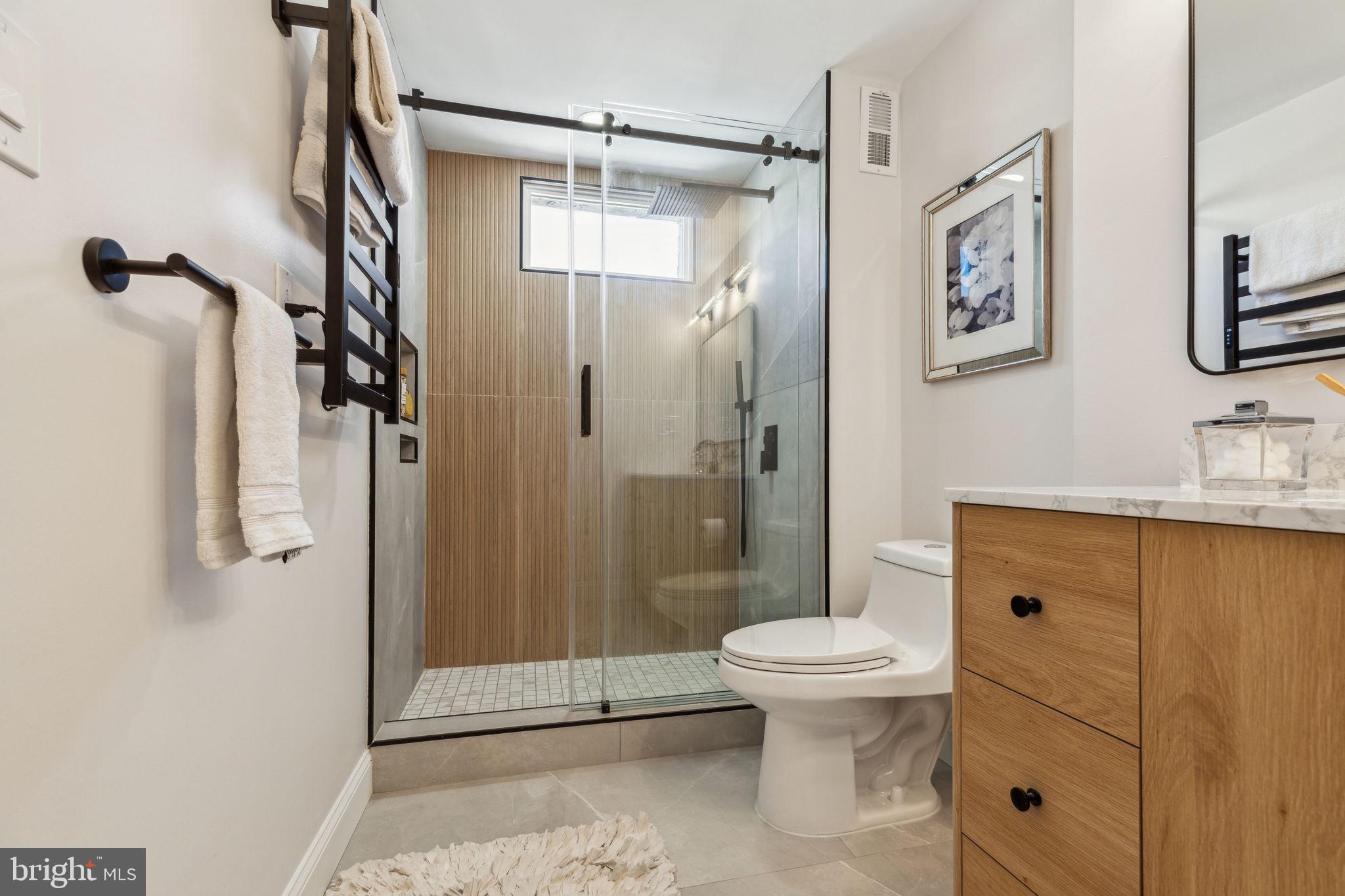 LOGAN SQUARE - Residential