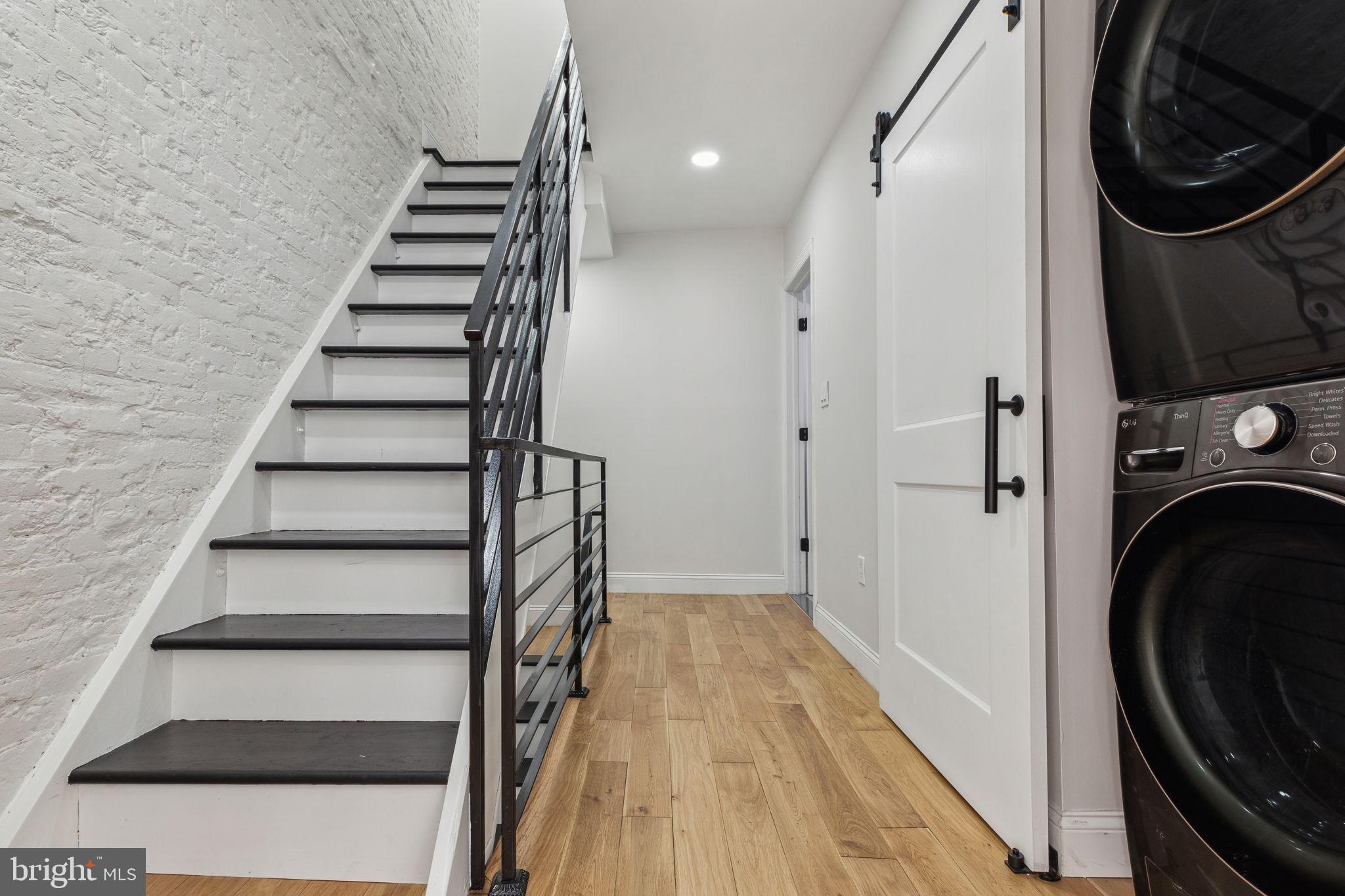 LOGAN SQUARE - Residential