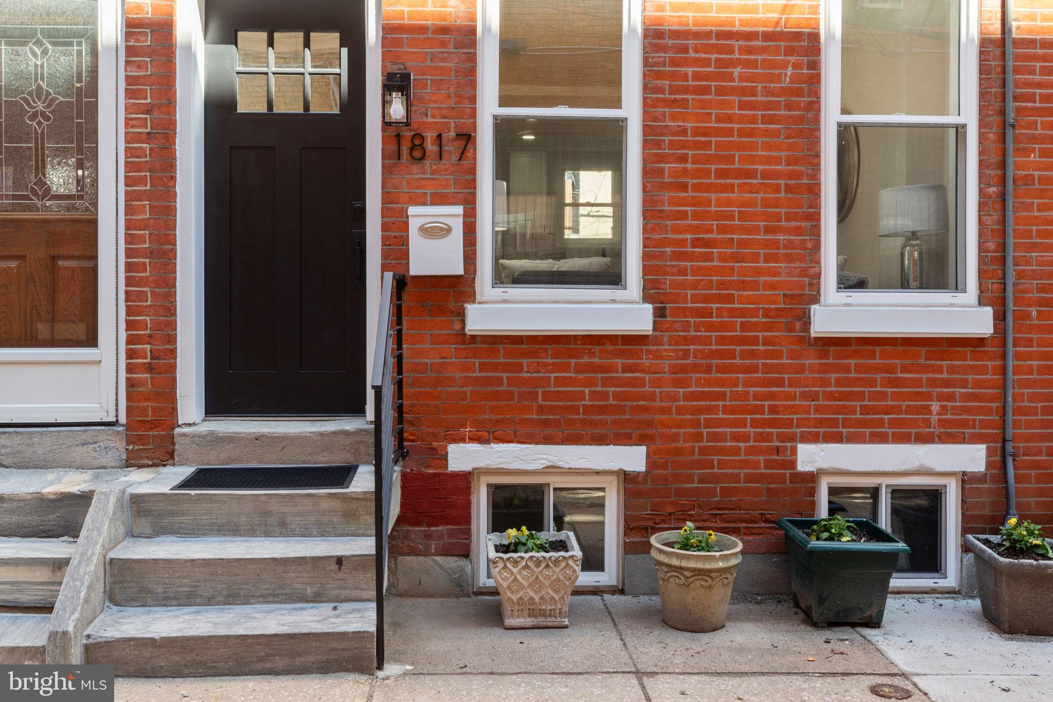 LOGAN SQUARE - Residential