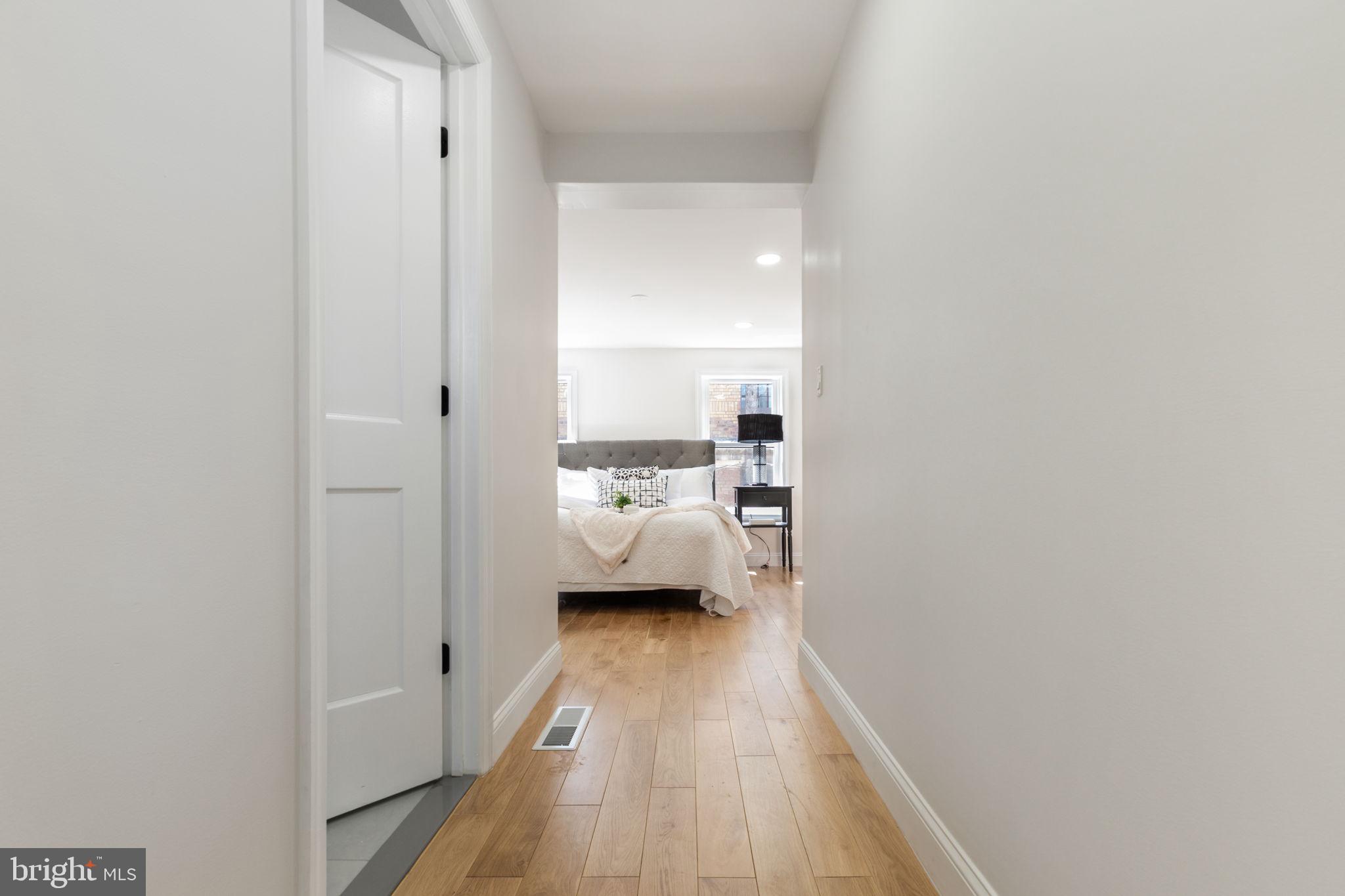 LOGAN SQUARE - Residential