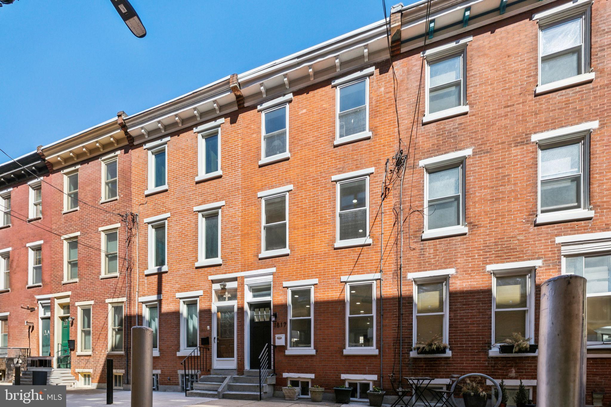 LOGAN SQUARE - Residential